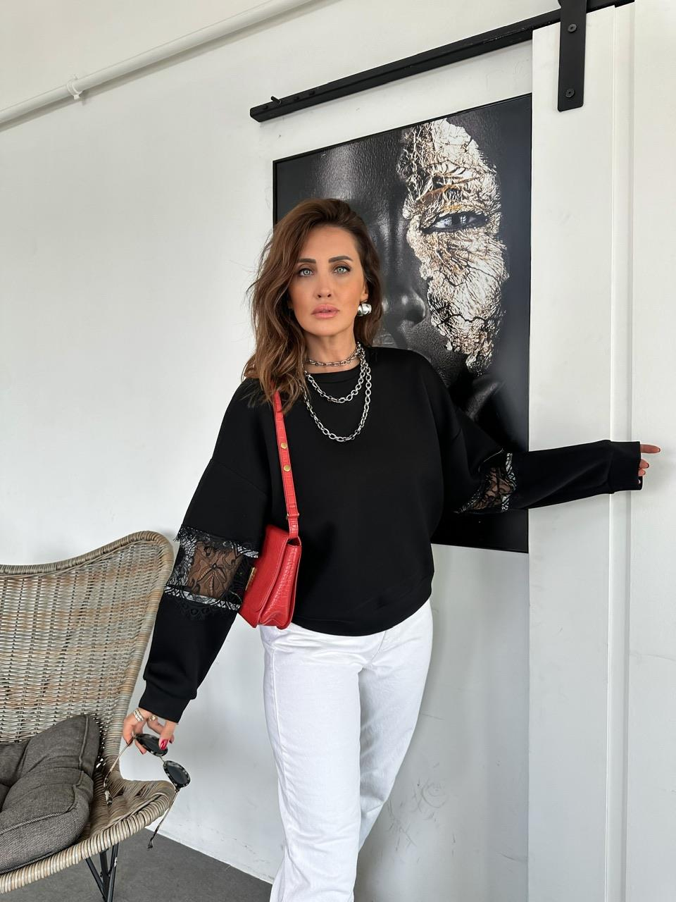 Siyah Dantel Detaylı Sweatshirt