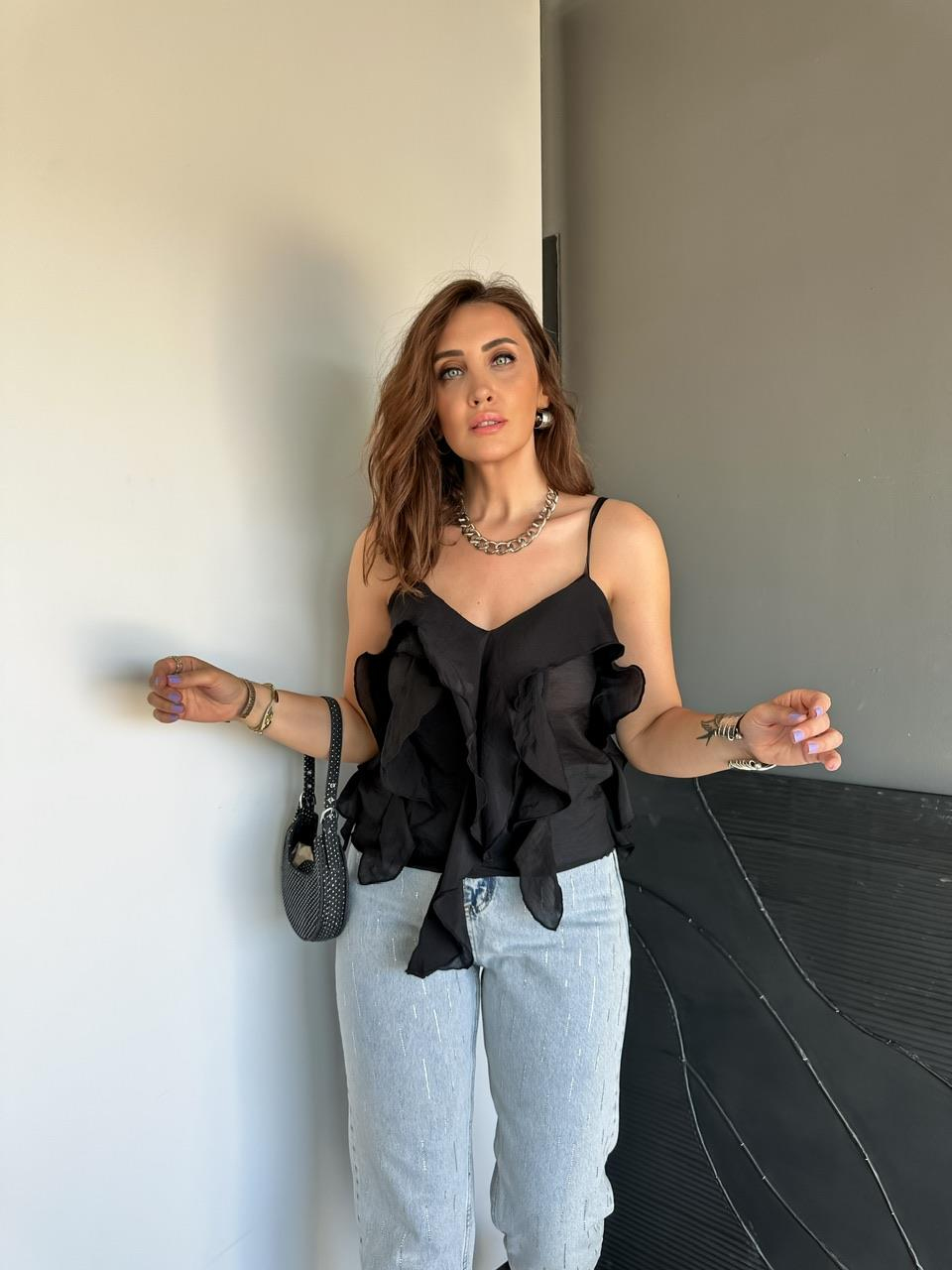 Siyah İp Askılı Volanlı Soft Bluz