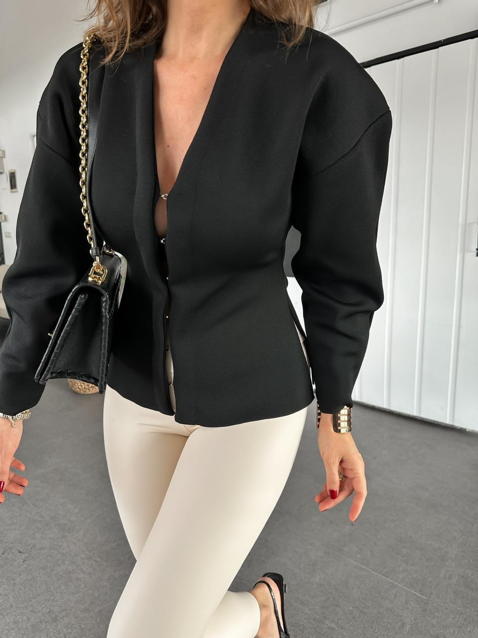 Siyah Kancalı Çelik Örme Hırka