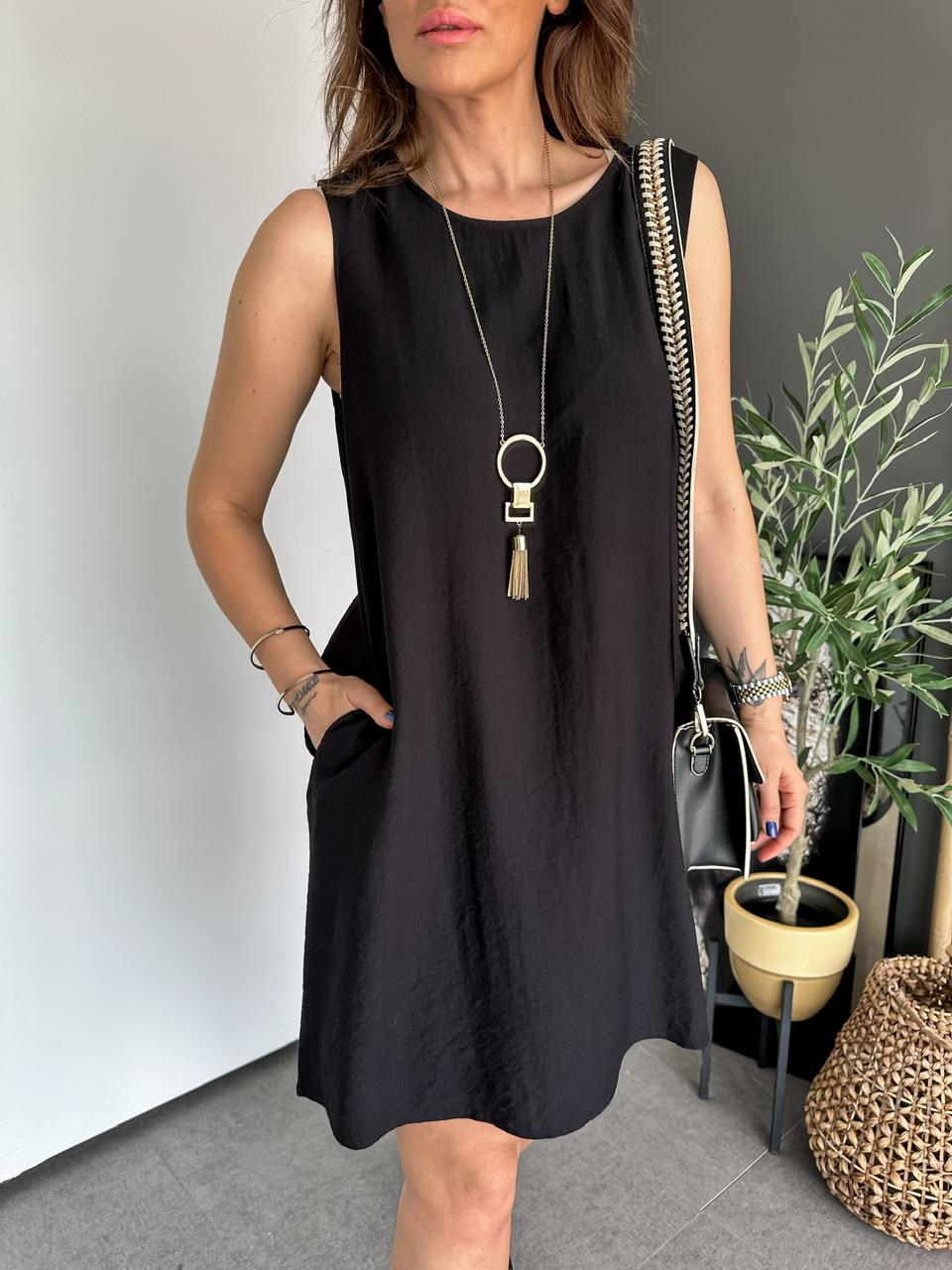 Siyah Kolsuz Cepli Basic Elbise