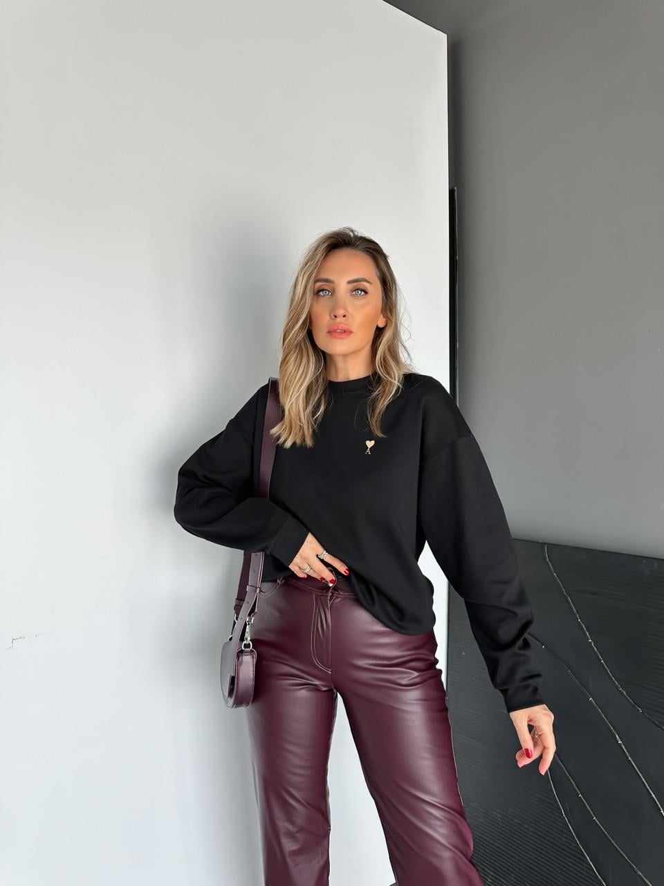 Siyah Logolu Marka Model Sweatshirt