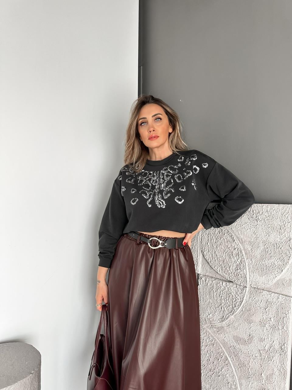 Siyah Payet İşlemeli Modal Sweatshirt