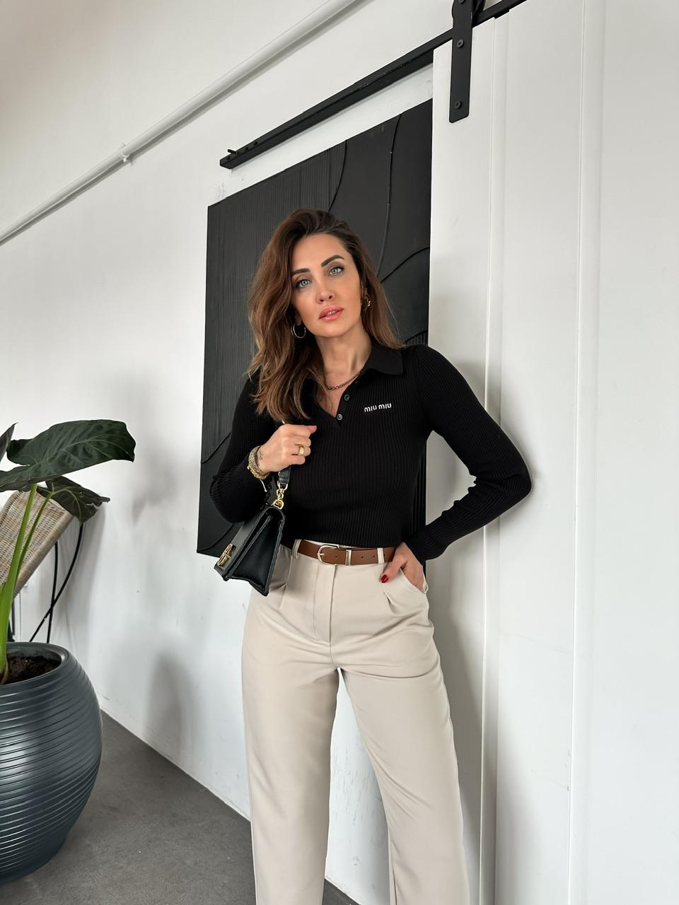 Siyah Polo Yaka Miu Kazak