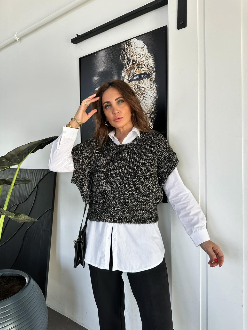 Siyah Pullu Gömlekli Triko