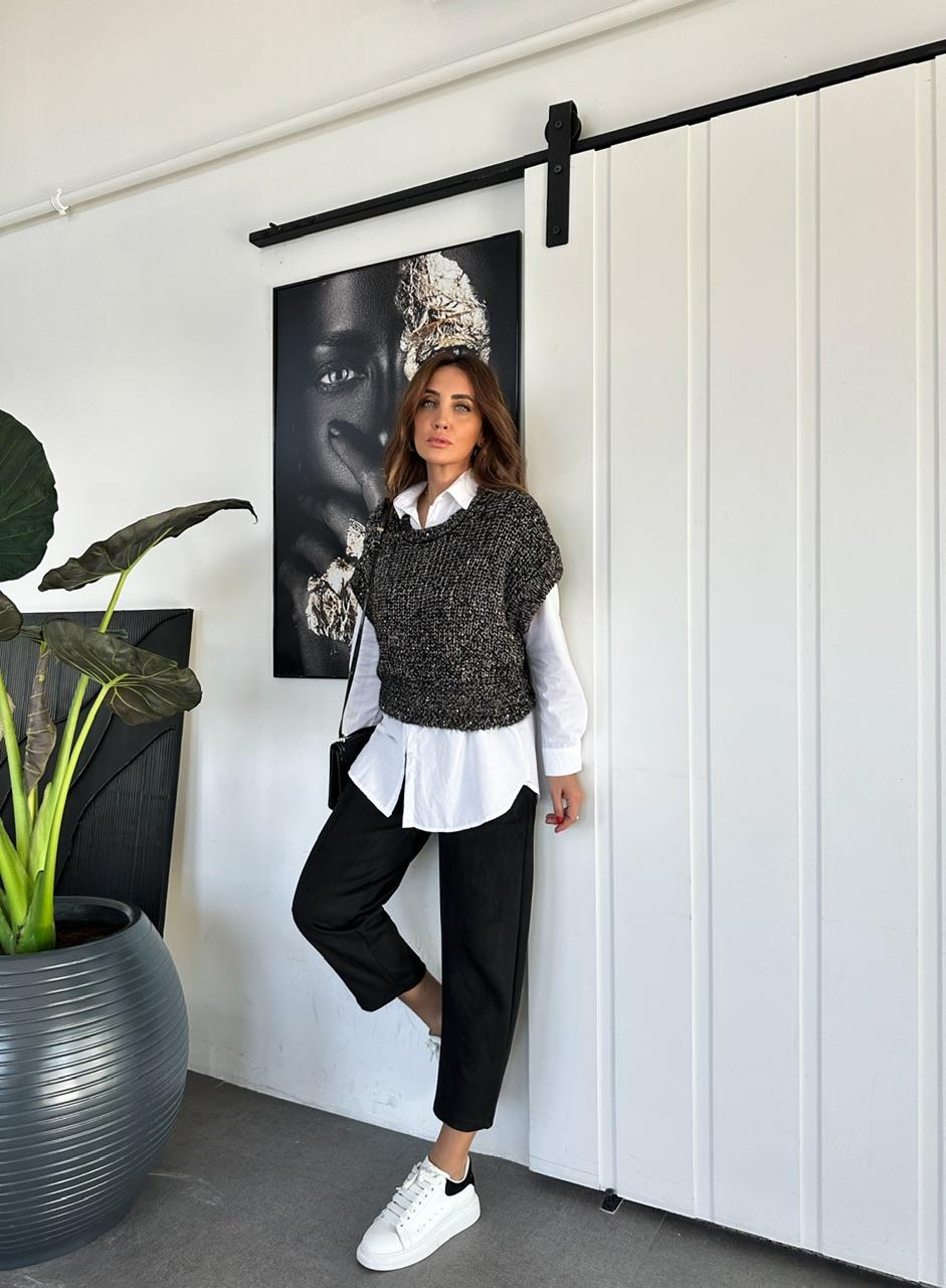 Siyah Pullu Gömlekli Triko