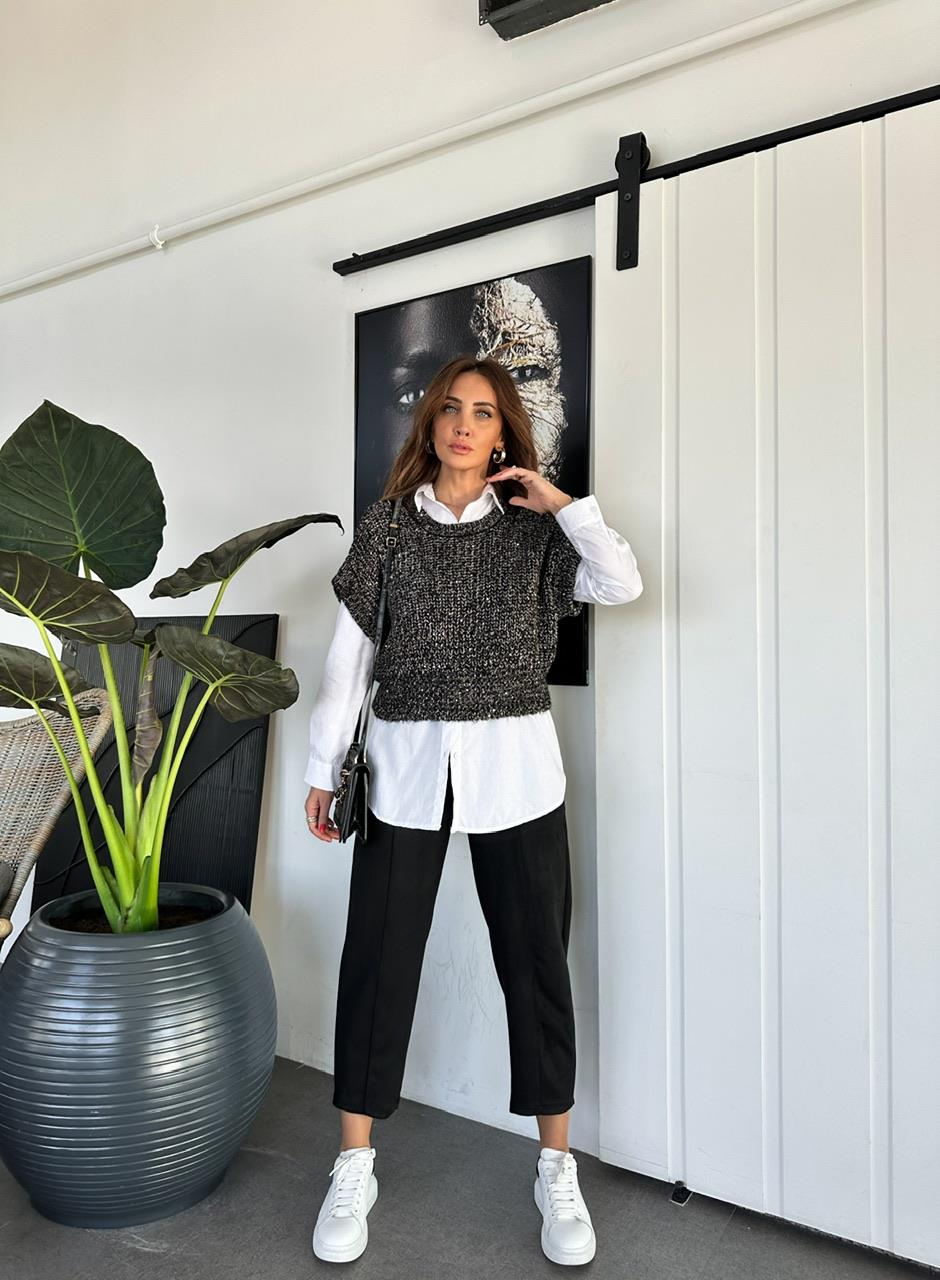 Siyah Pullu Gömlekli Triko