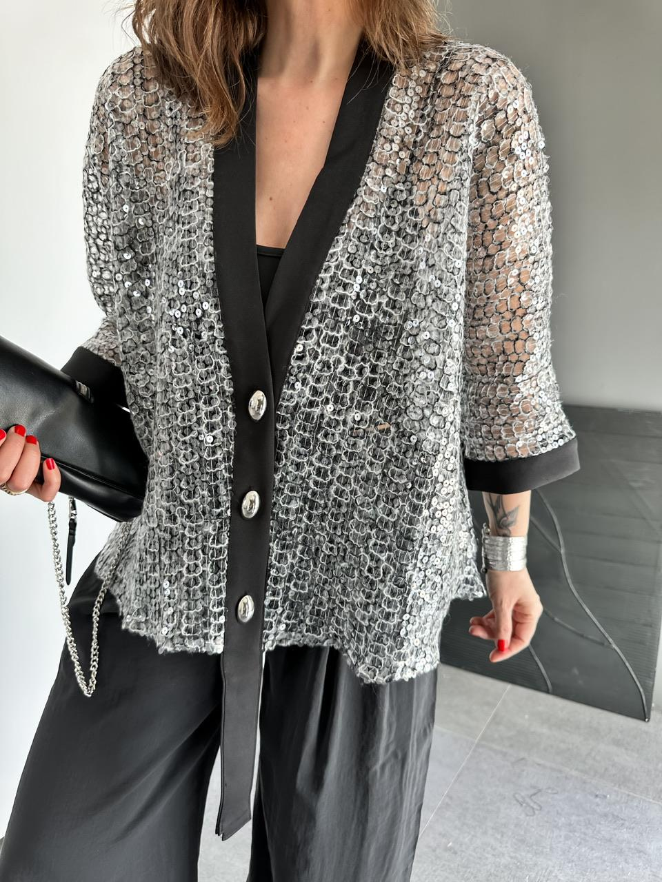 Siyah Şeritli Pullu Tasarım Ceket