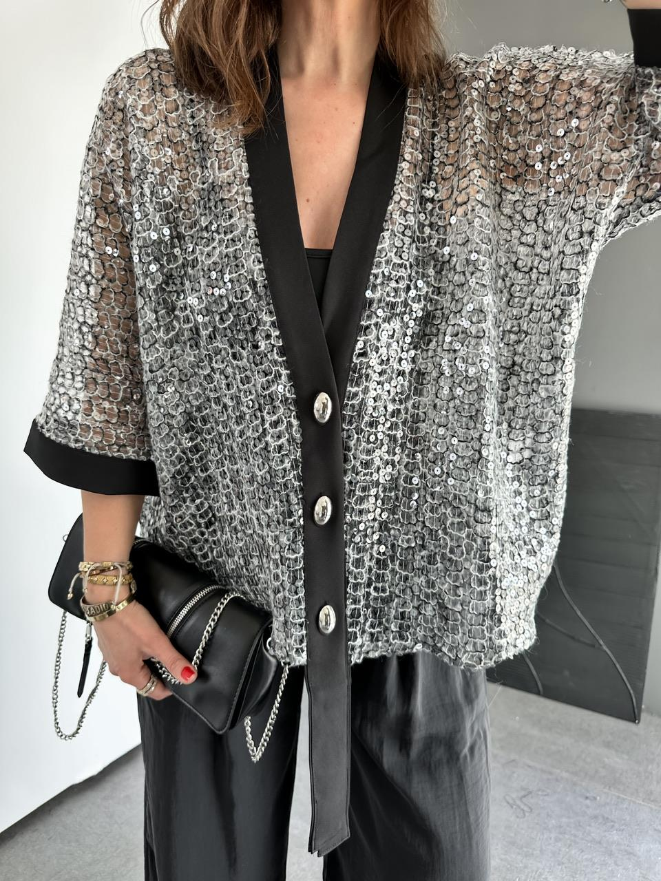 Siyah Şeritli Pullu Tasarım Ceket