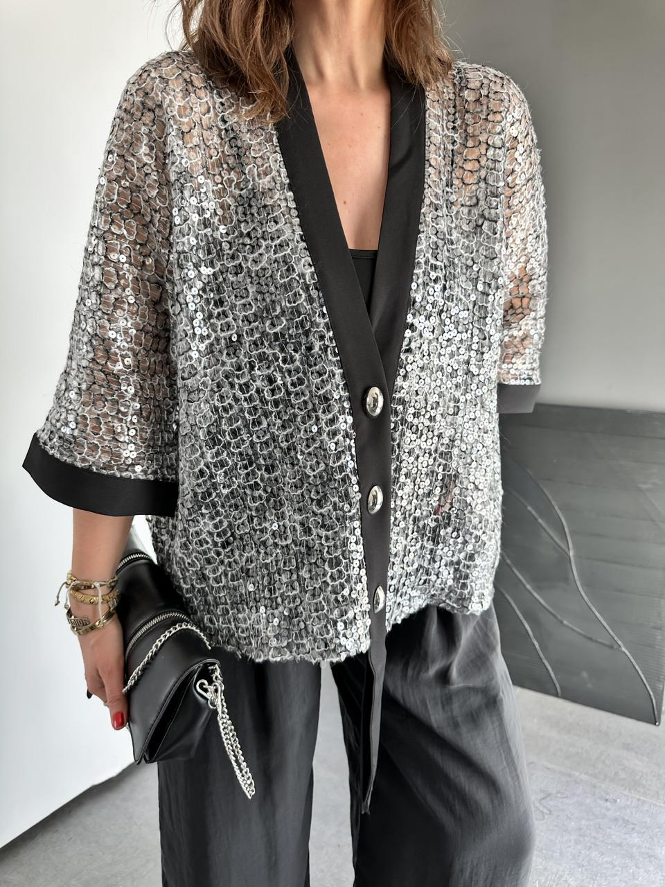 Siyah Şeritli Pullu Tasarım Ceket