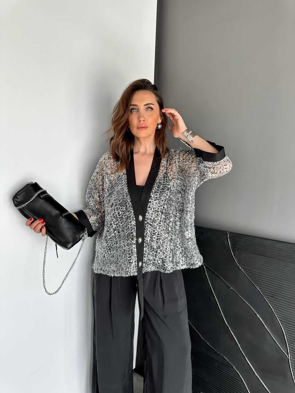 Siyah Şeritli Pullu Tasarım Ceket