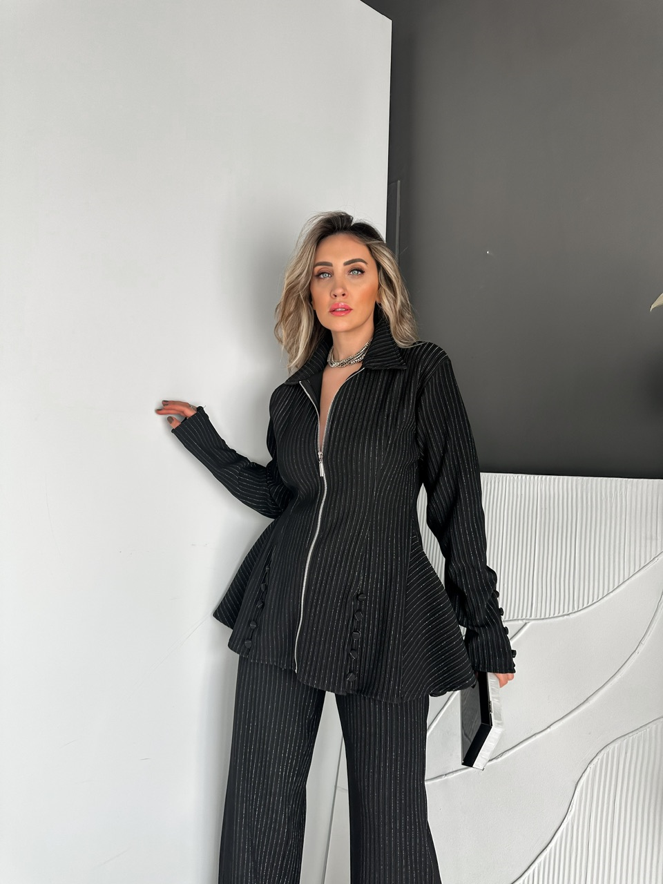 Siyah Simli Düğmeli Şık Takım