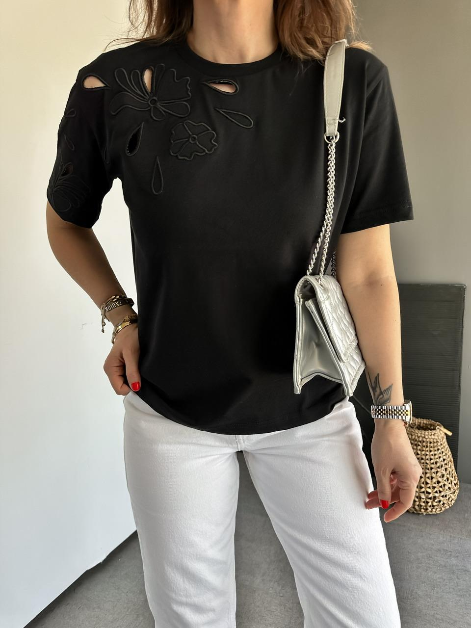 Siyah Tek Omzu Nakışlı Tshirt