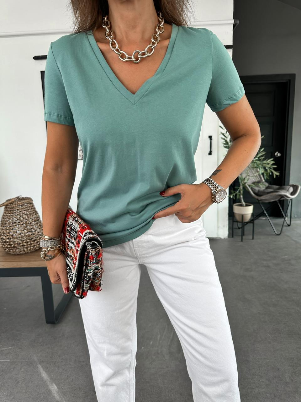 Yeşil V Yaka Pamuklu Tshirt