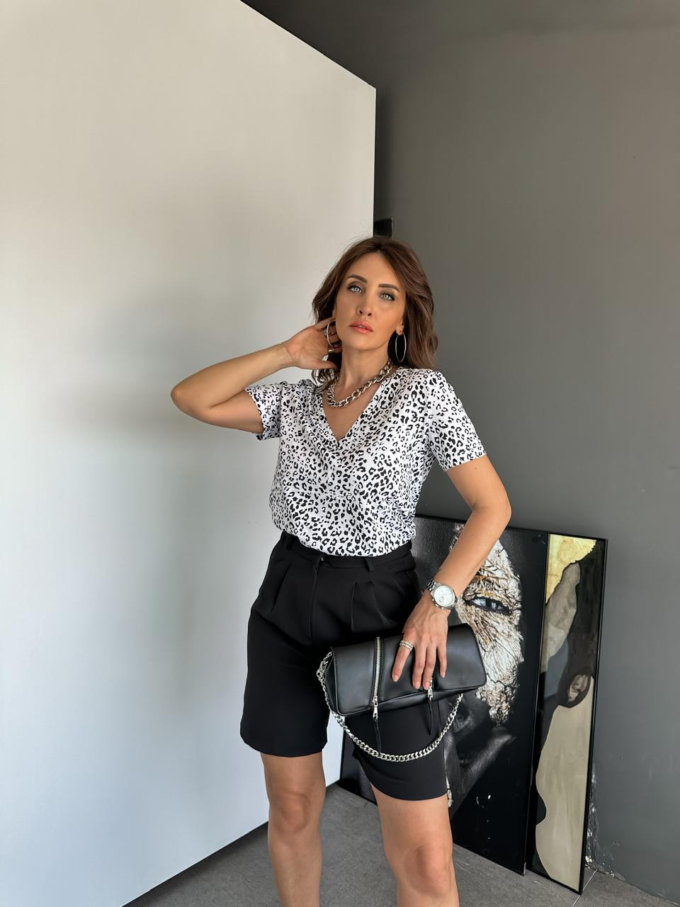 Zebra V Yaka Pamuklu Tshirt