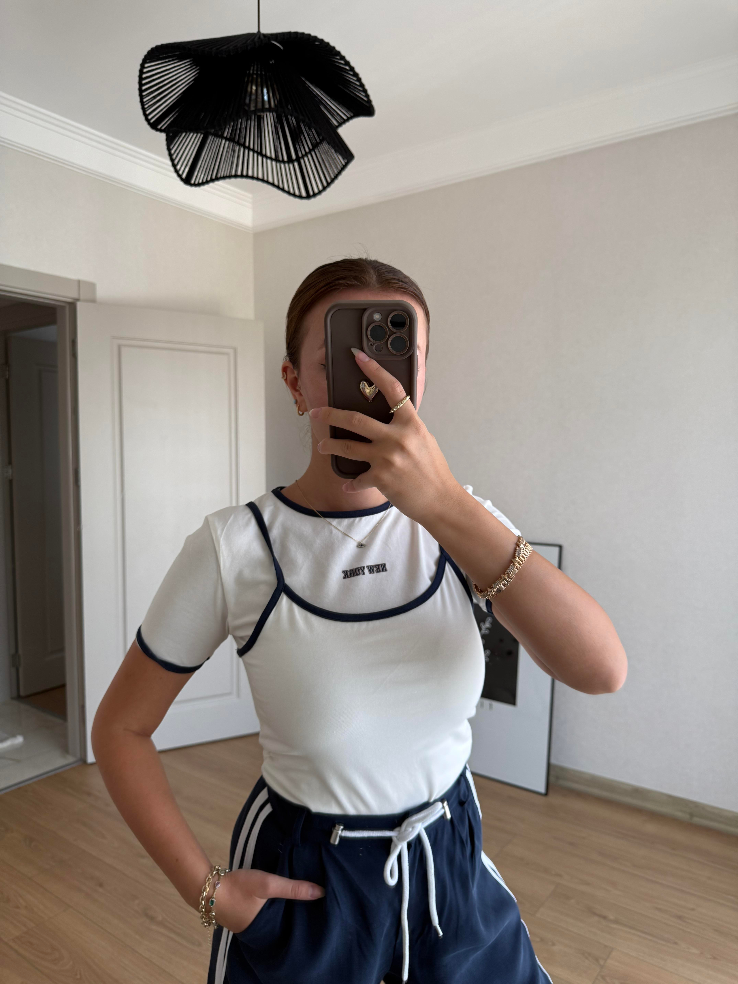 ÜST GİYİMECMEL BAŞARANAtlet Detaylı Ekru T-shirt 