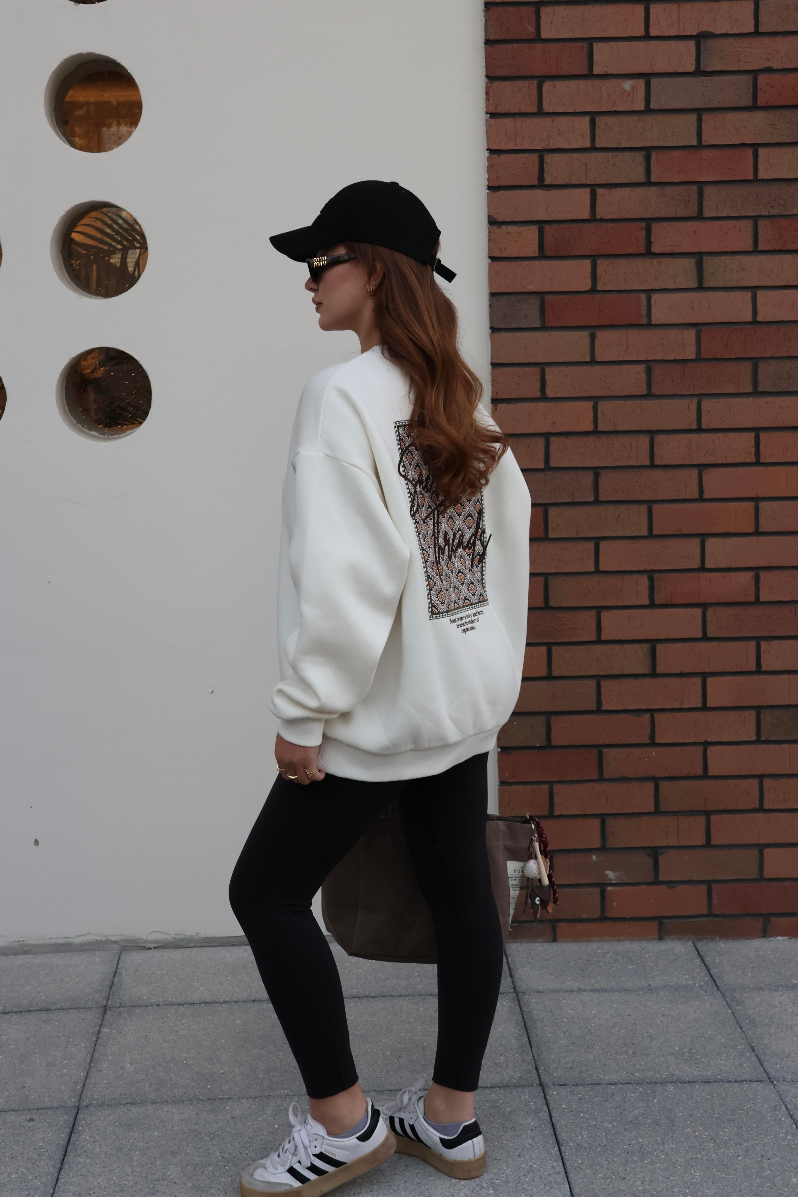 SWEATSHIRTECMEL BAŞARANBASKILI EKRU SWEATSHIRT