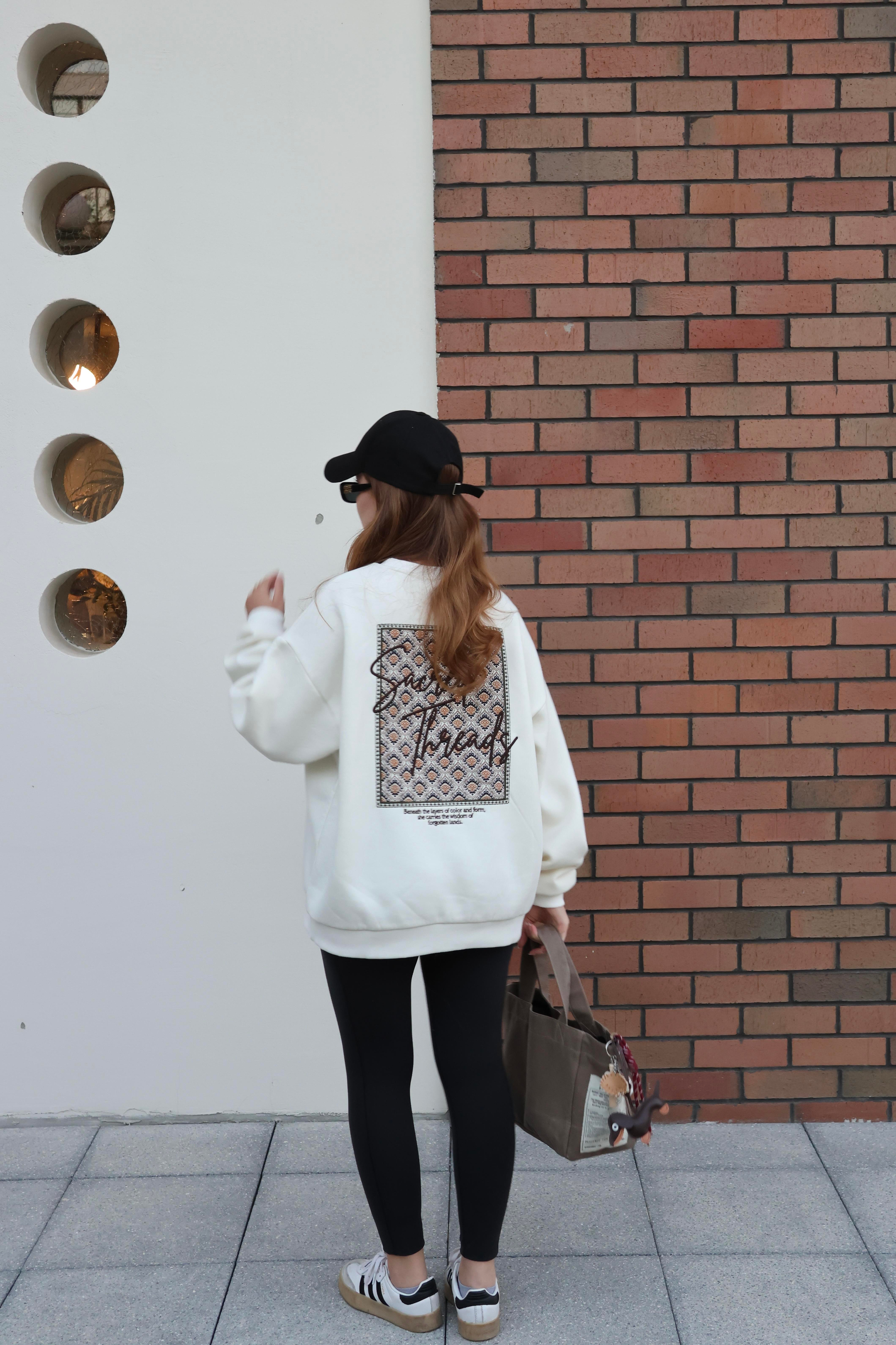 SWEATSHIRTECMEL BAŞARANBASKILI EKRU SWEATSHIRT