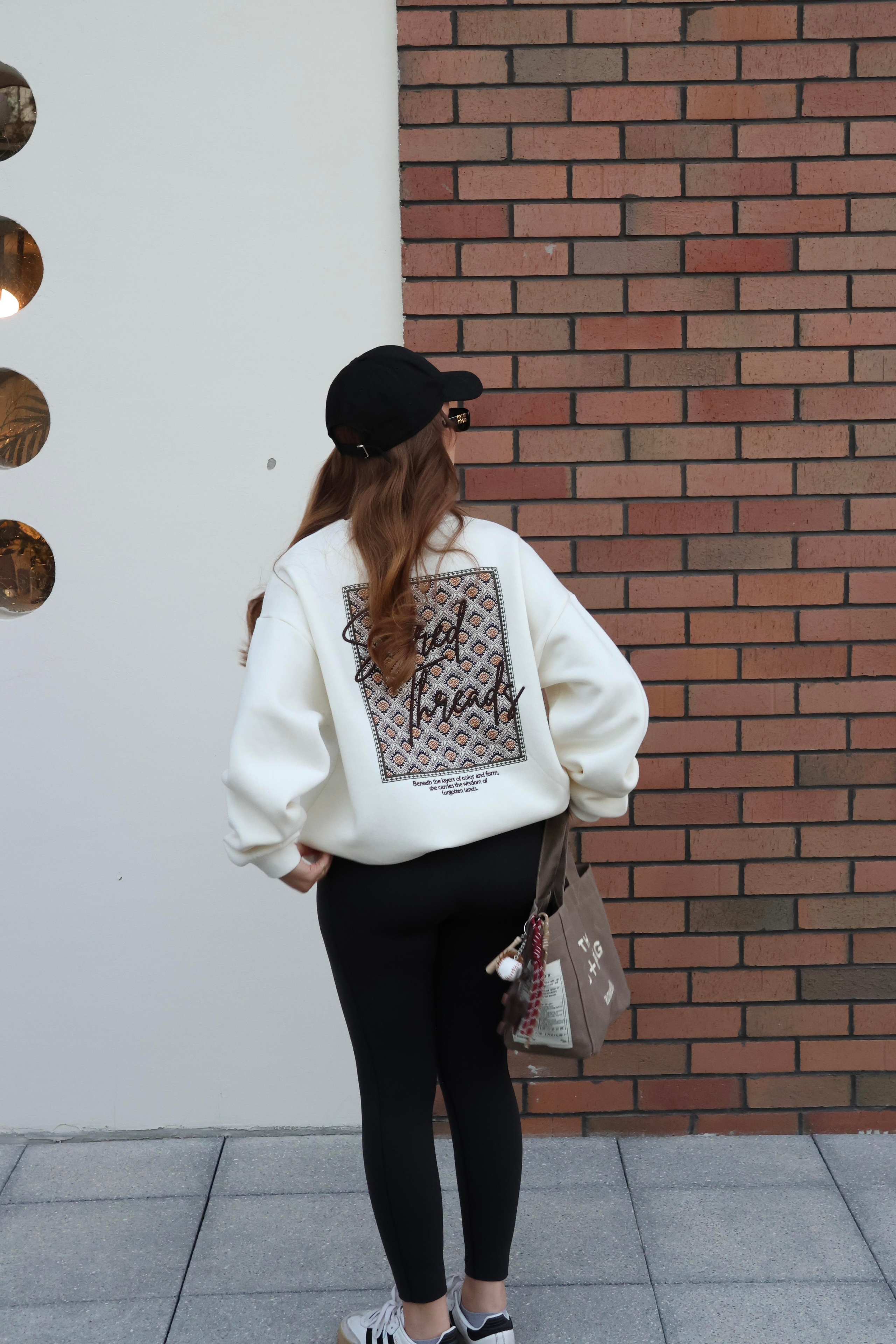 SWEATSHIRTECMEL BAŞARANBASKILI EKRU SWEATSHIRT