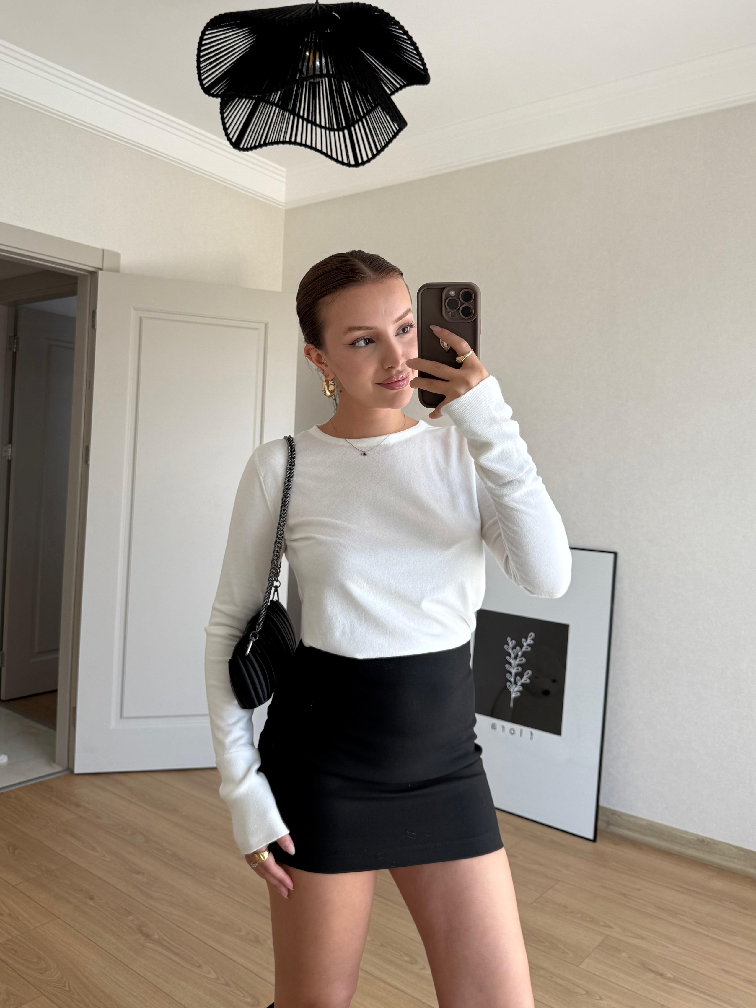 ÜST GİYİMECMEL BAŞARANBeyaz Basic Transparan Bluz