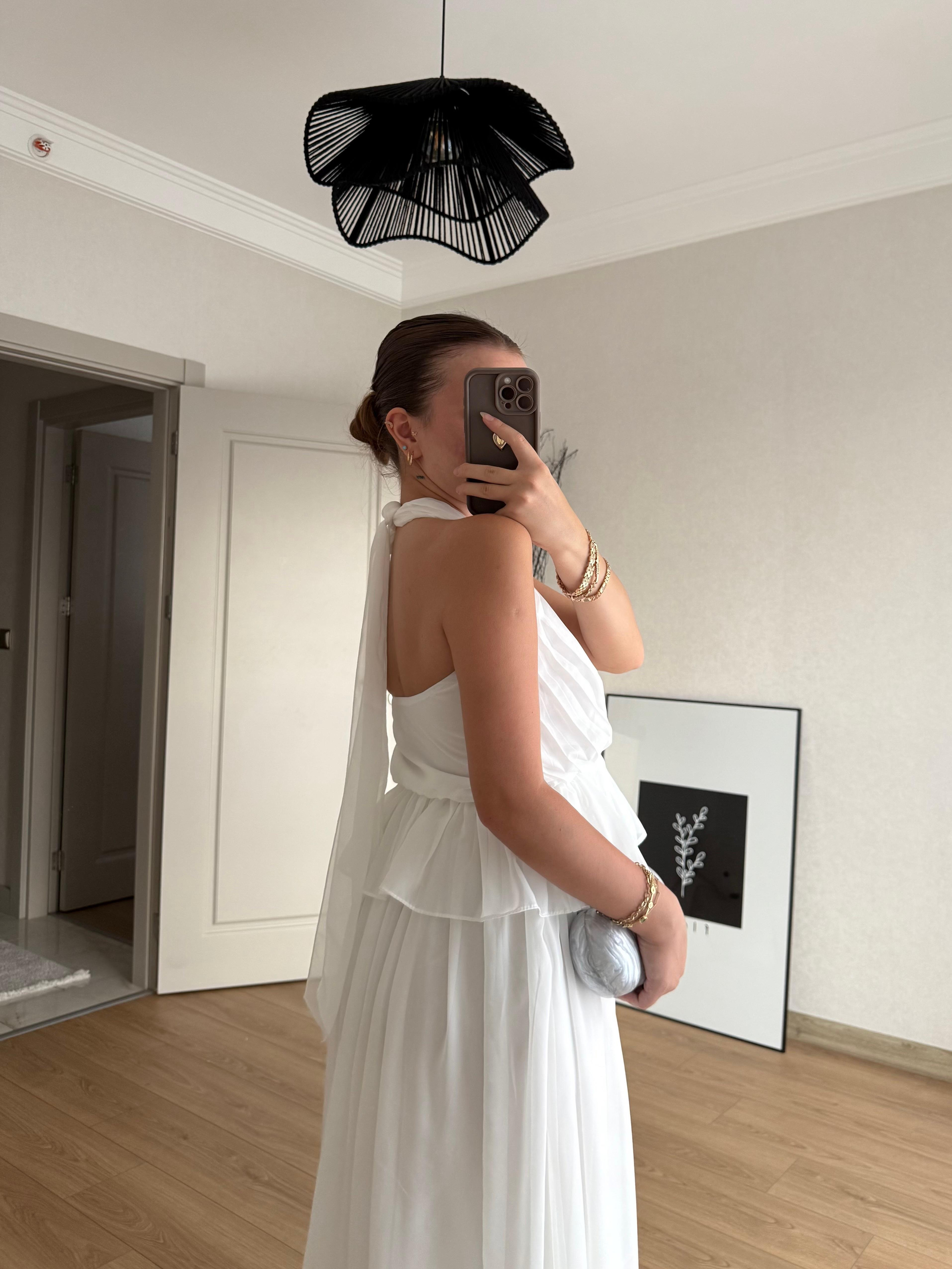 TAKIMECMEL BAŞARANBeyaz Berha Hakim Yaka Bluz Etek Takım