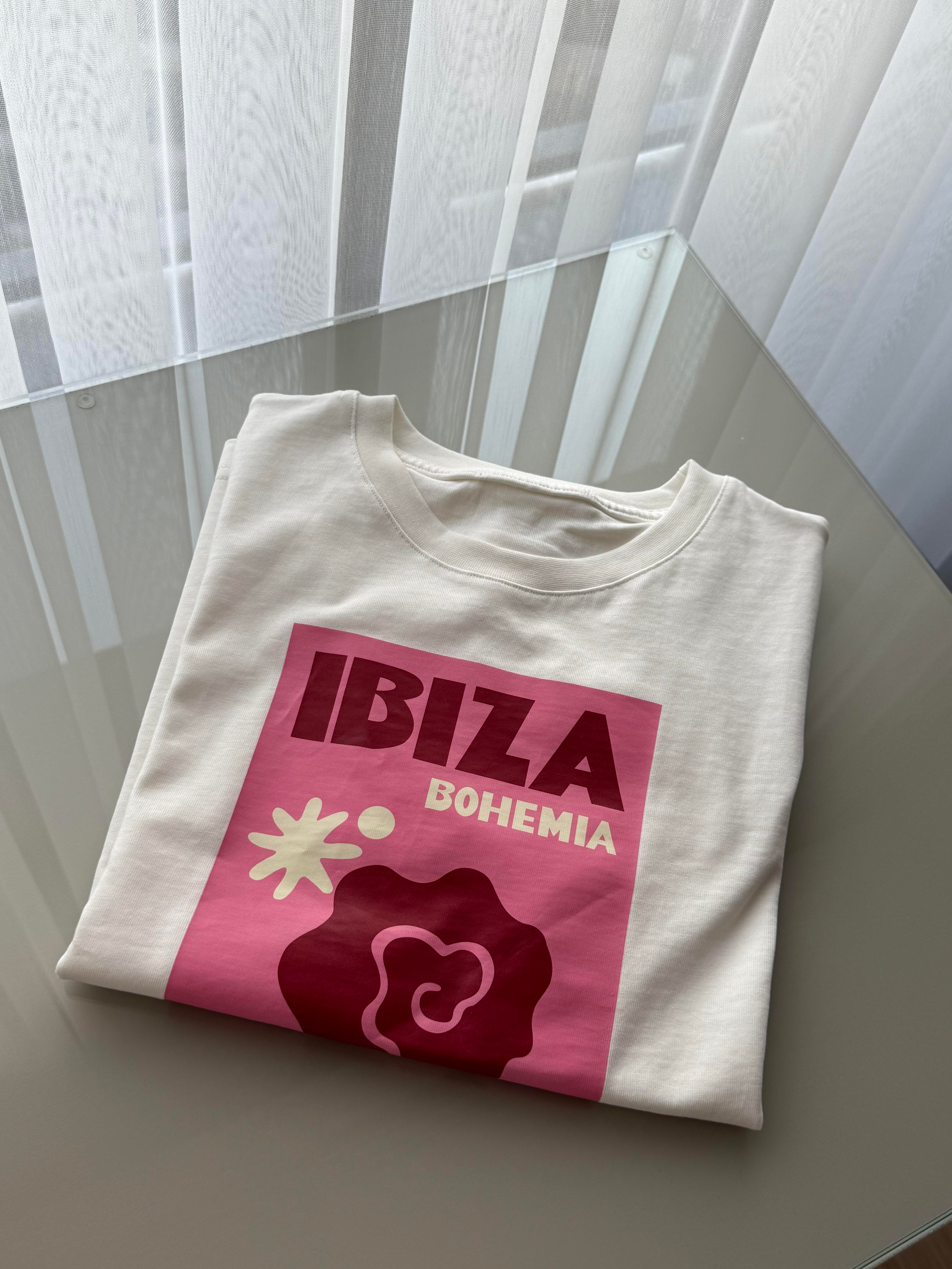ÜST GİYİMECMEL BAŞARANBEYAZ IBIZA BASKILI TİŞÖRT