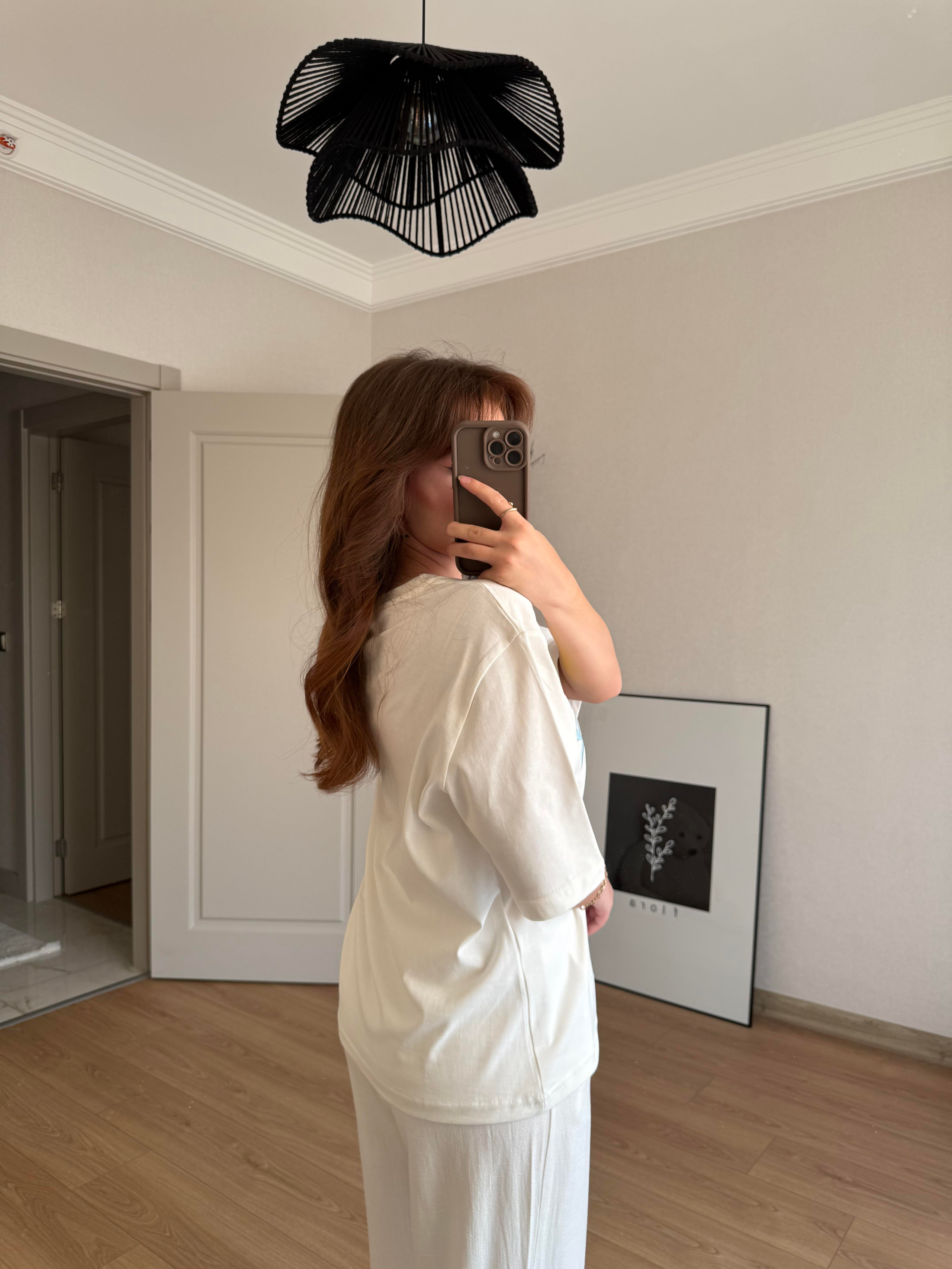 ÜST GİYİMECMEL BAŞARANBEYAZ LEMONADE BASKILI TİŞÖRT
