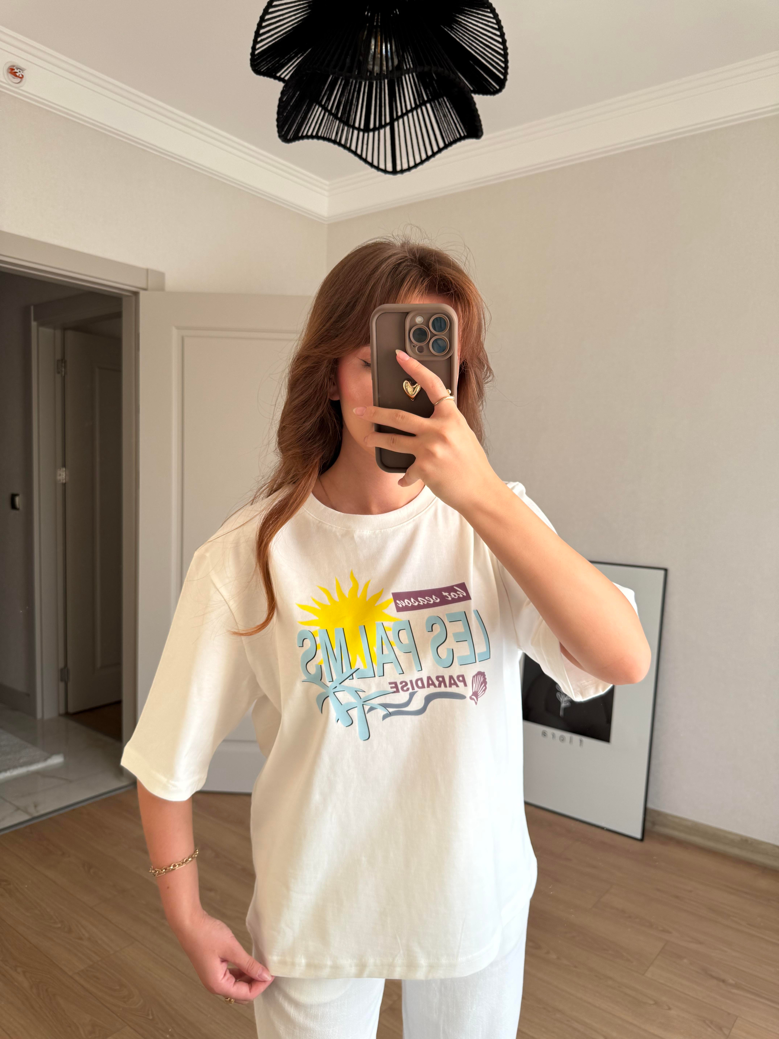 ÜST GİYİMECMEL BAŞARANBEYAZ LES PALMS BASKILI TİŞÖRT