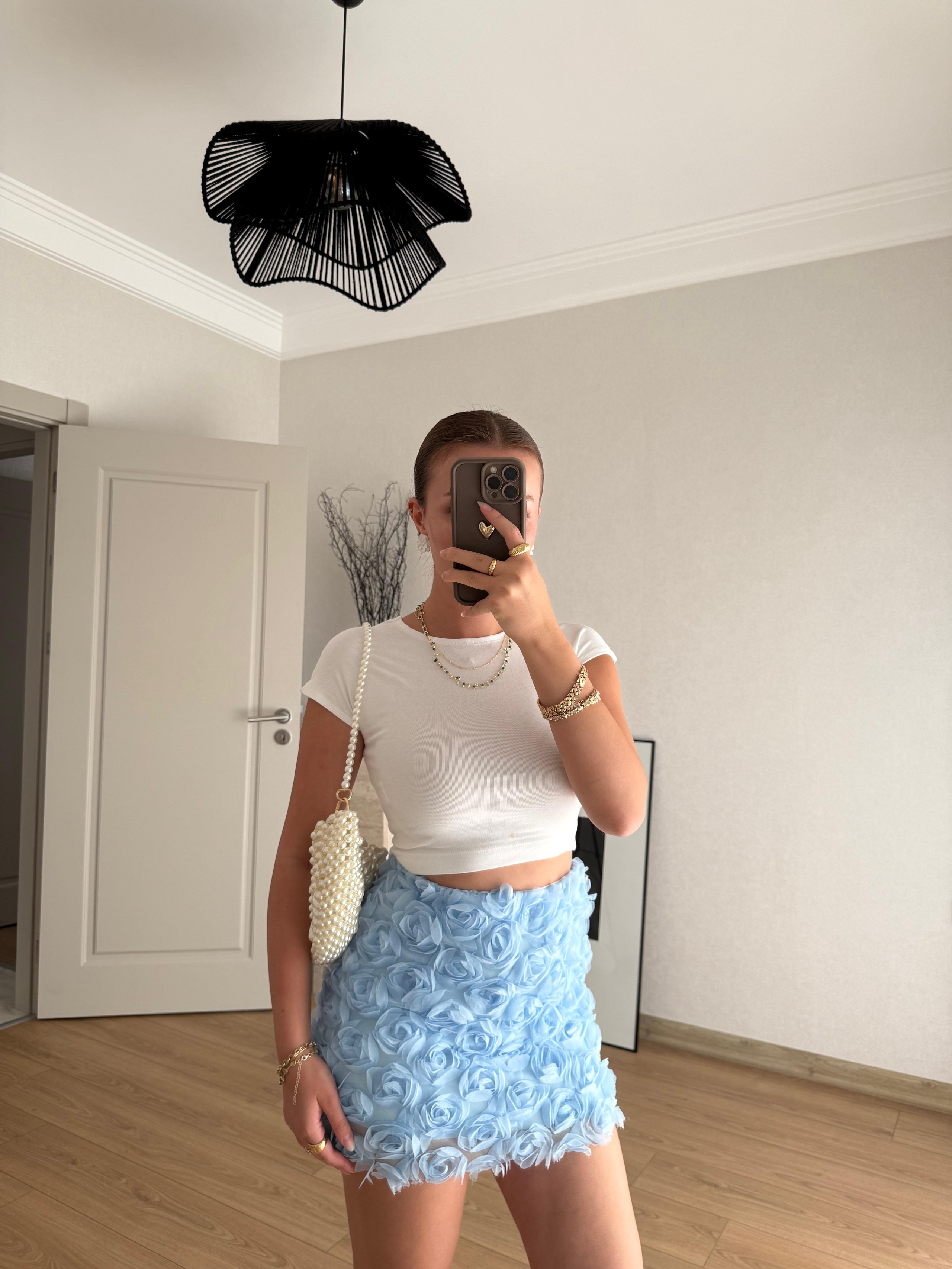ETEKECMEL BAŞARANBlue Rose Limited Collection