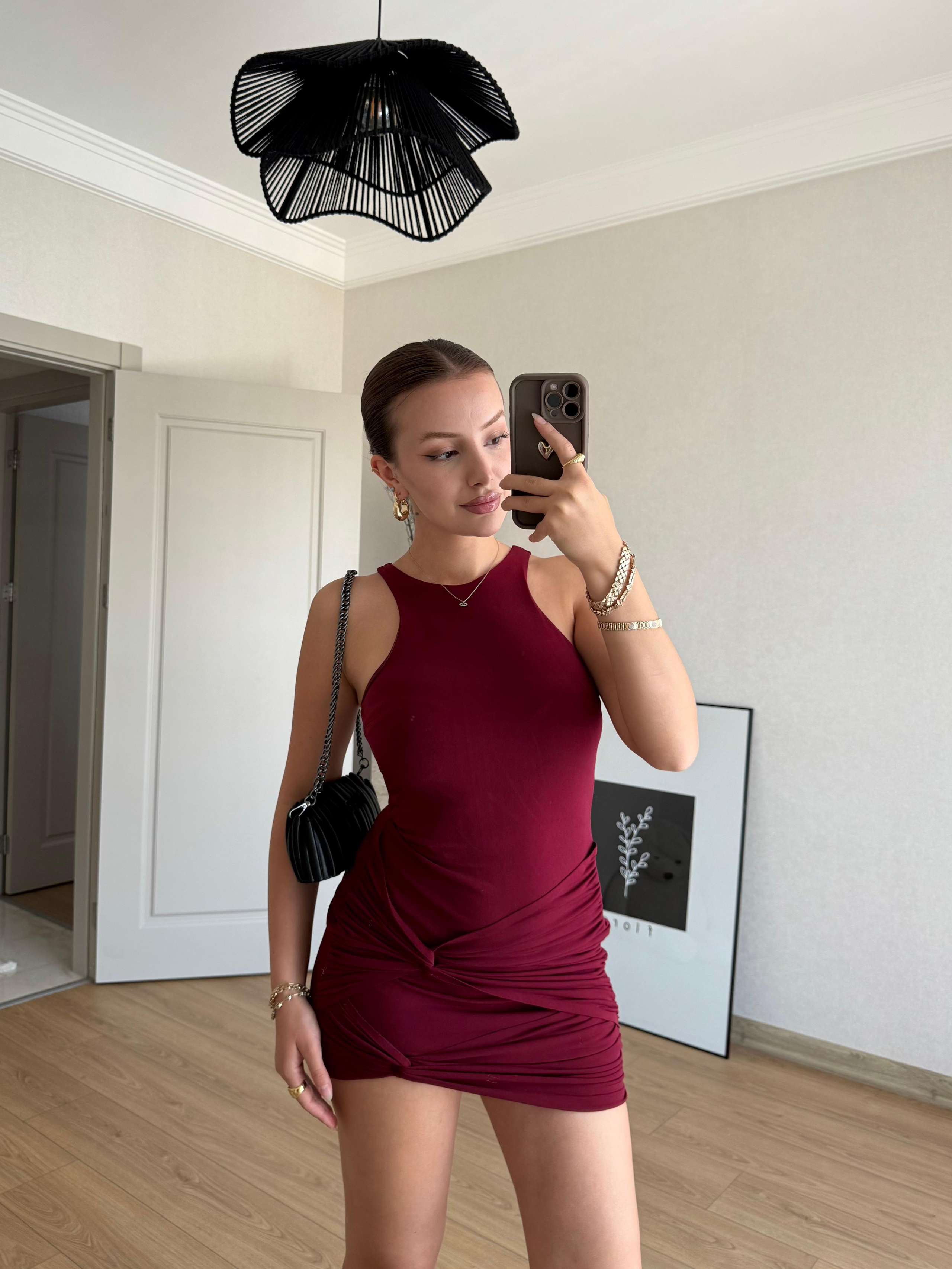 ELBİSEECMEL BAŞARANBordo Düğüm Detaylı Mini Elbise