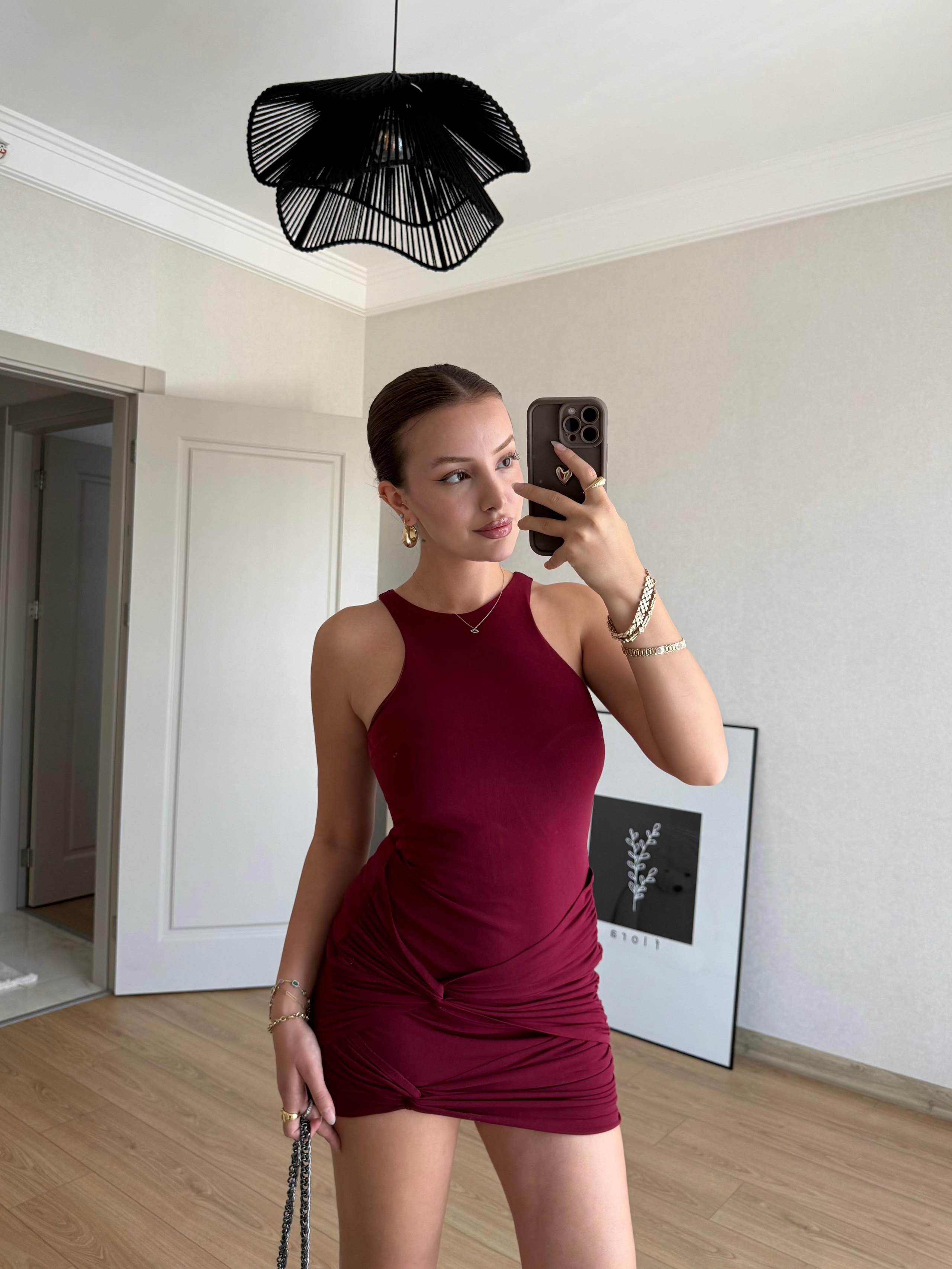 ELBİSEECMEL BAŞARANBordo Düğüm Detaylı Mini Elbise