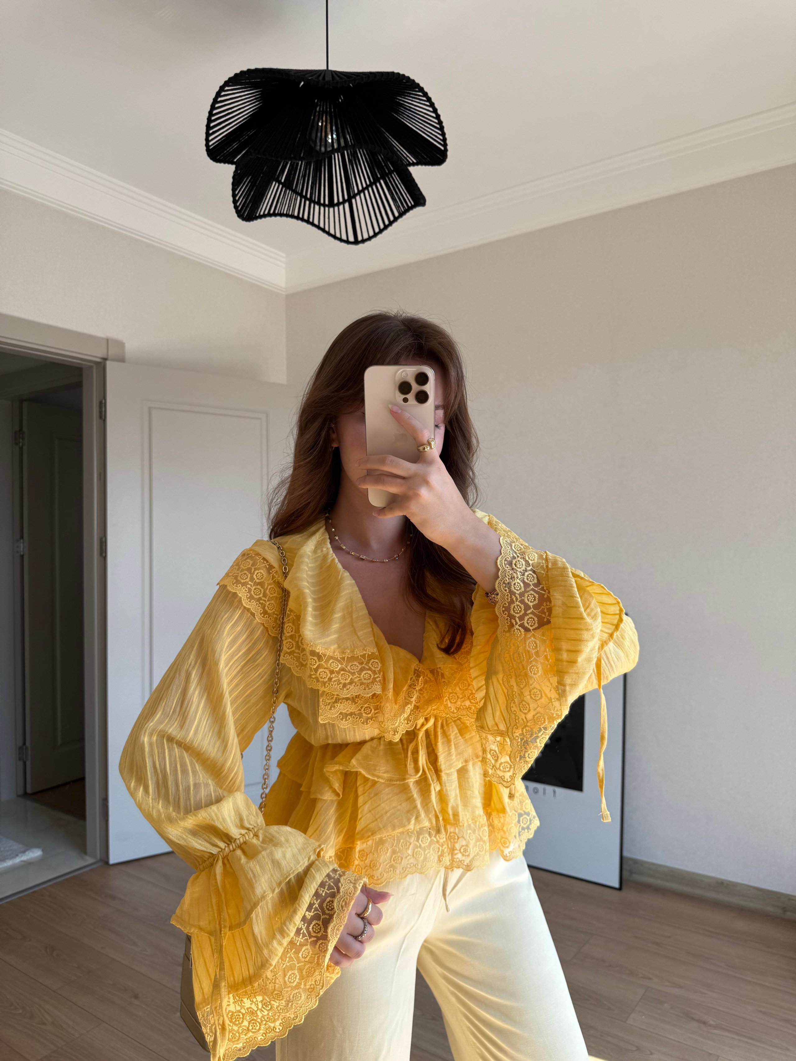 ÜST GİYİMECMEL BAŞARANDantelli Fırfırlı Bohem Sarı Bluz