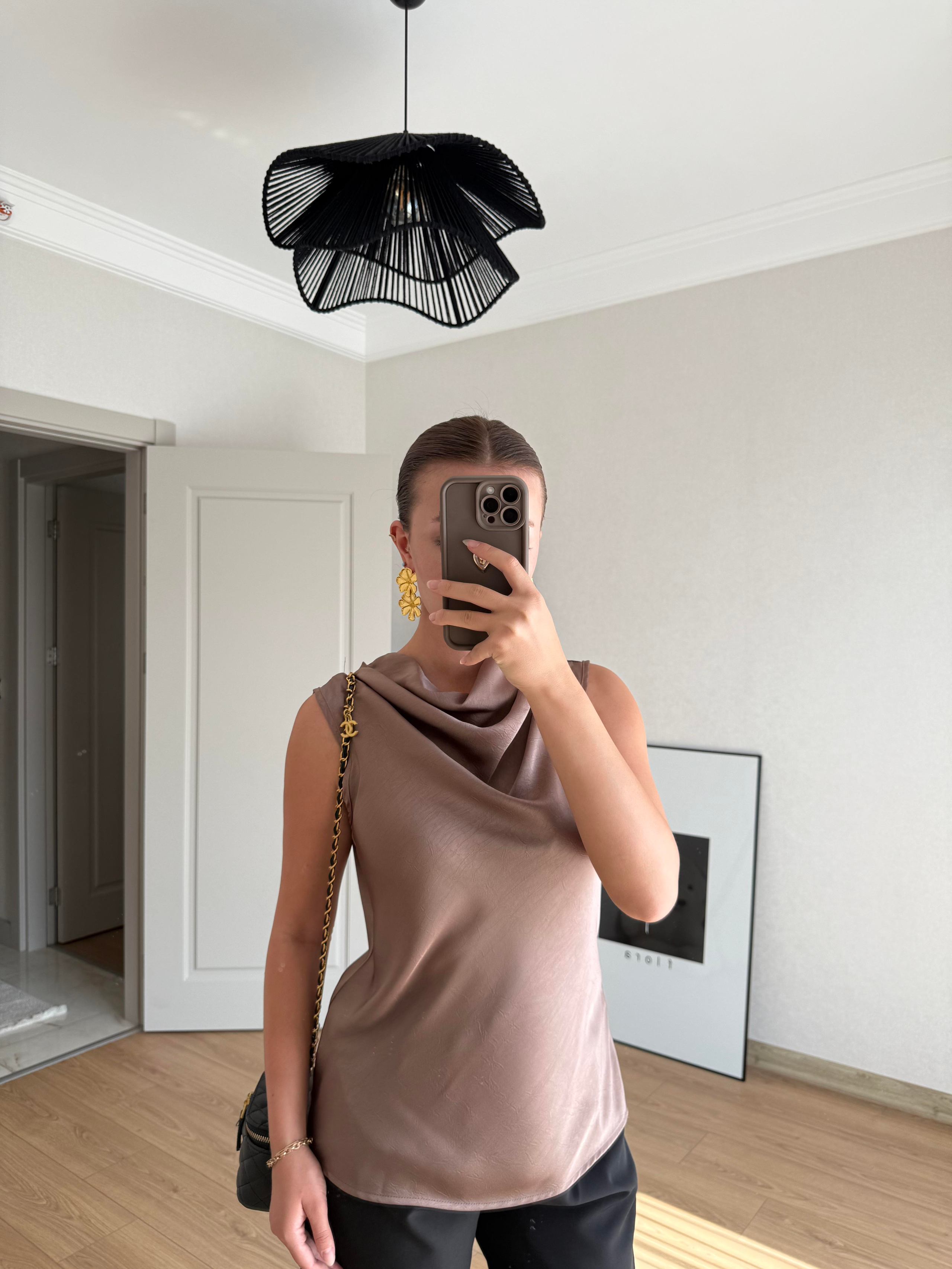 ÜST GİYİMECMEL BAŞARANDegaje Yaka Kahve Saten Bluz