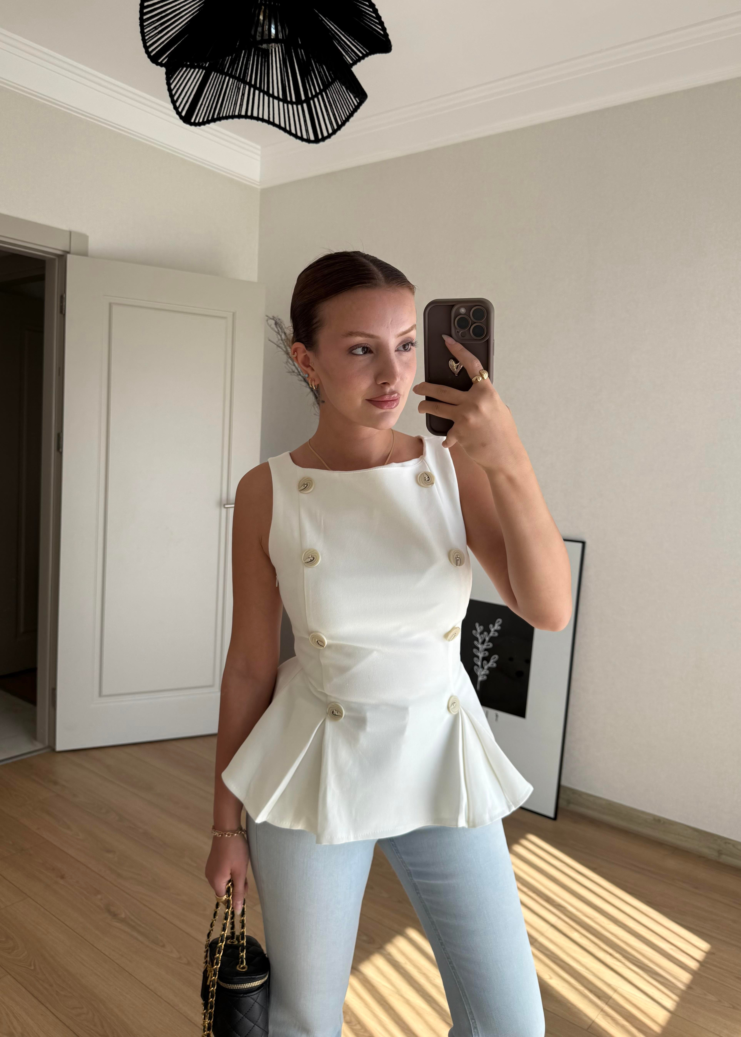 ÜST GİYİMECMEL BAŞARANDÜĞMELİ BEYAZ YELEK