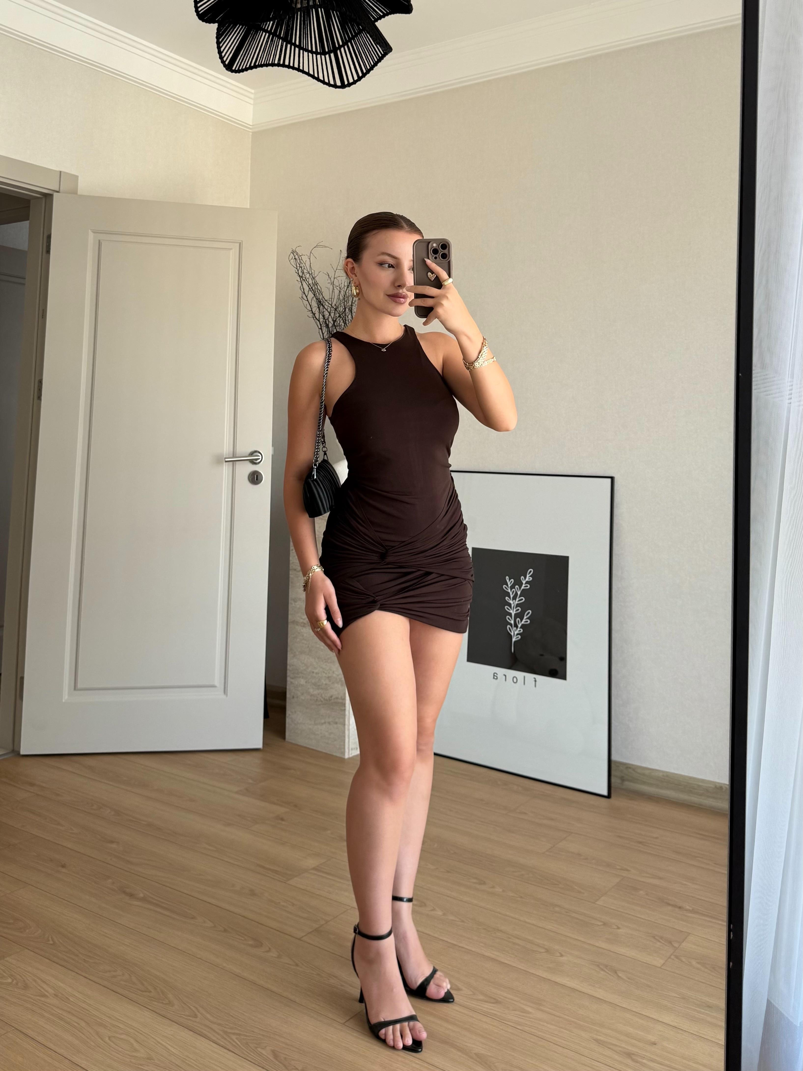 ELBİSEECMEL BAŞARANKahverengi Düğüm Detaylı Mini Elbise