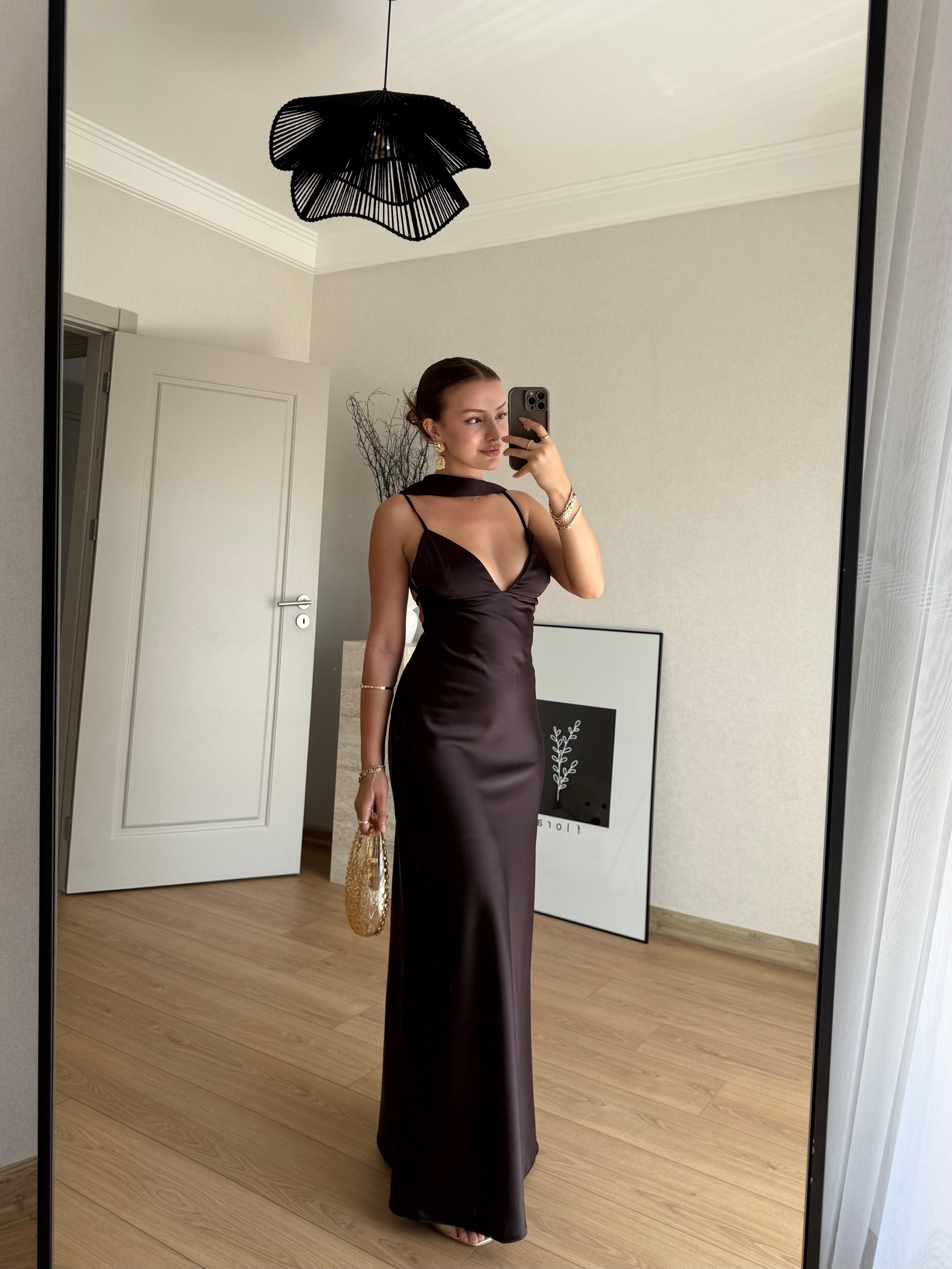 ELBİSEECMEL BAŞARANKahverengi Saten Şallı Elbise