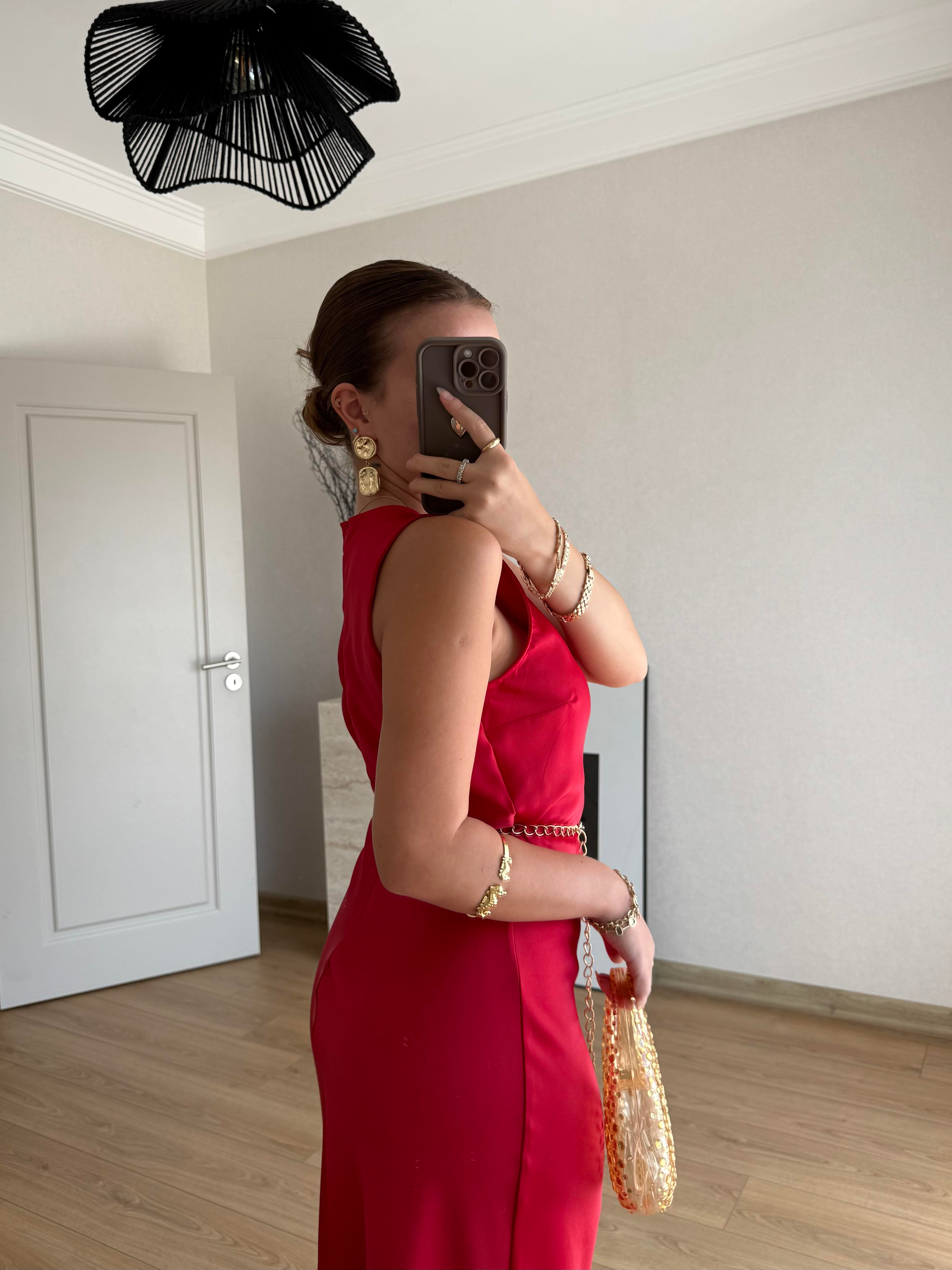 ELBİSEECMEL BAŞARANKırmızı Saten Elbise