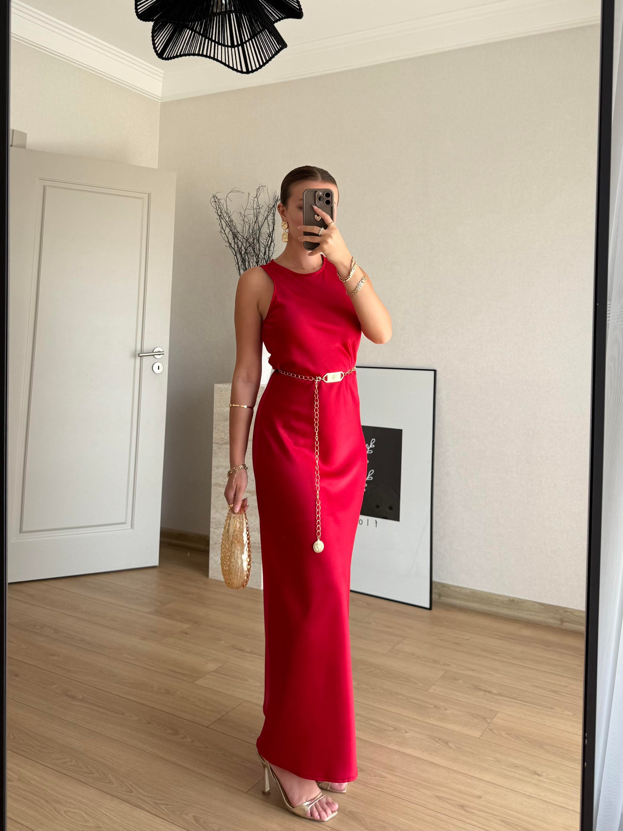 ELBİSEECMEL BAŞARANKırmızı Saten Elbise