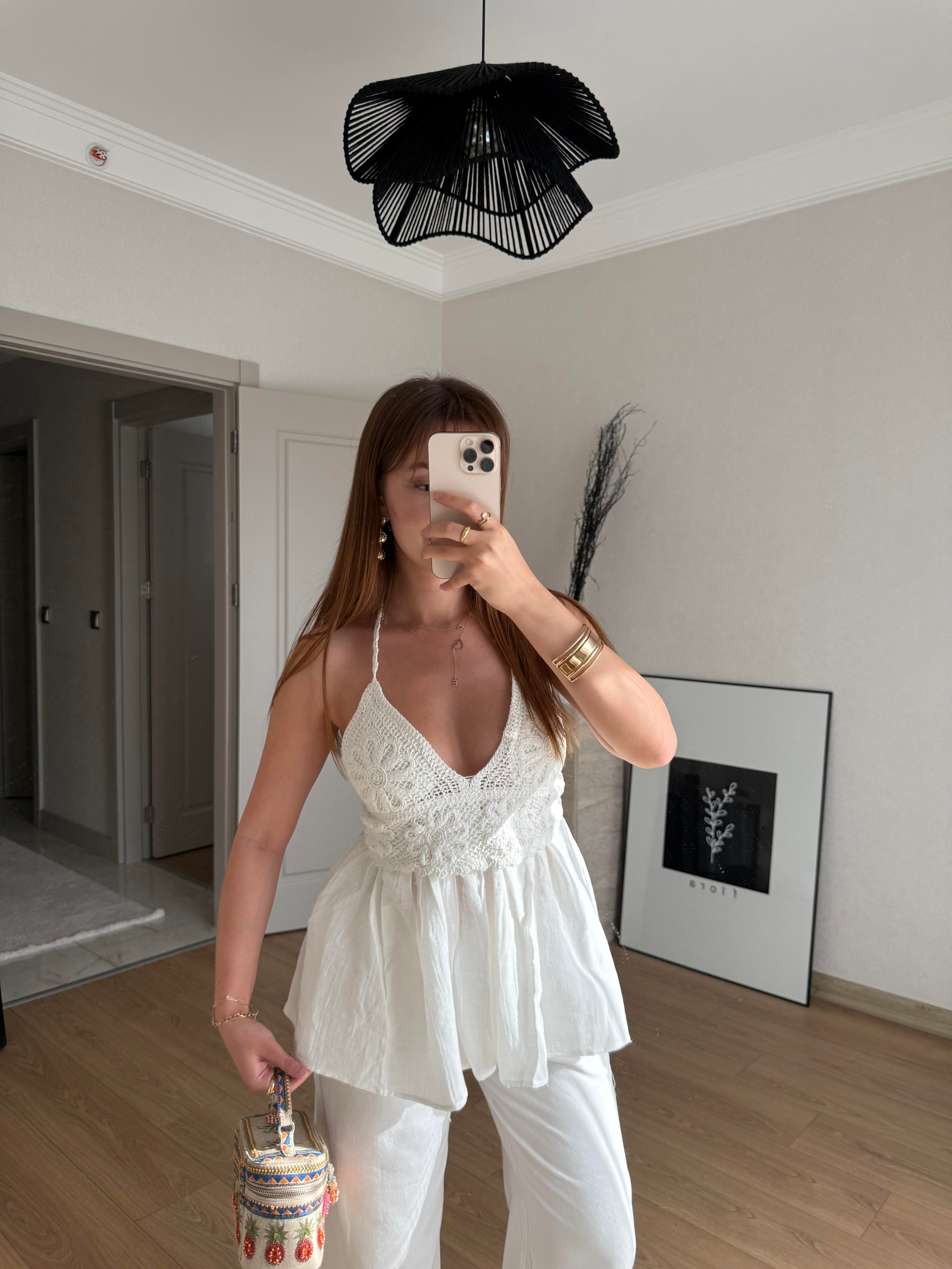 EN YENİLERECMEL BAŞARANKROŞE ÜST DETAYLI PAMUK BLUZ