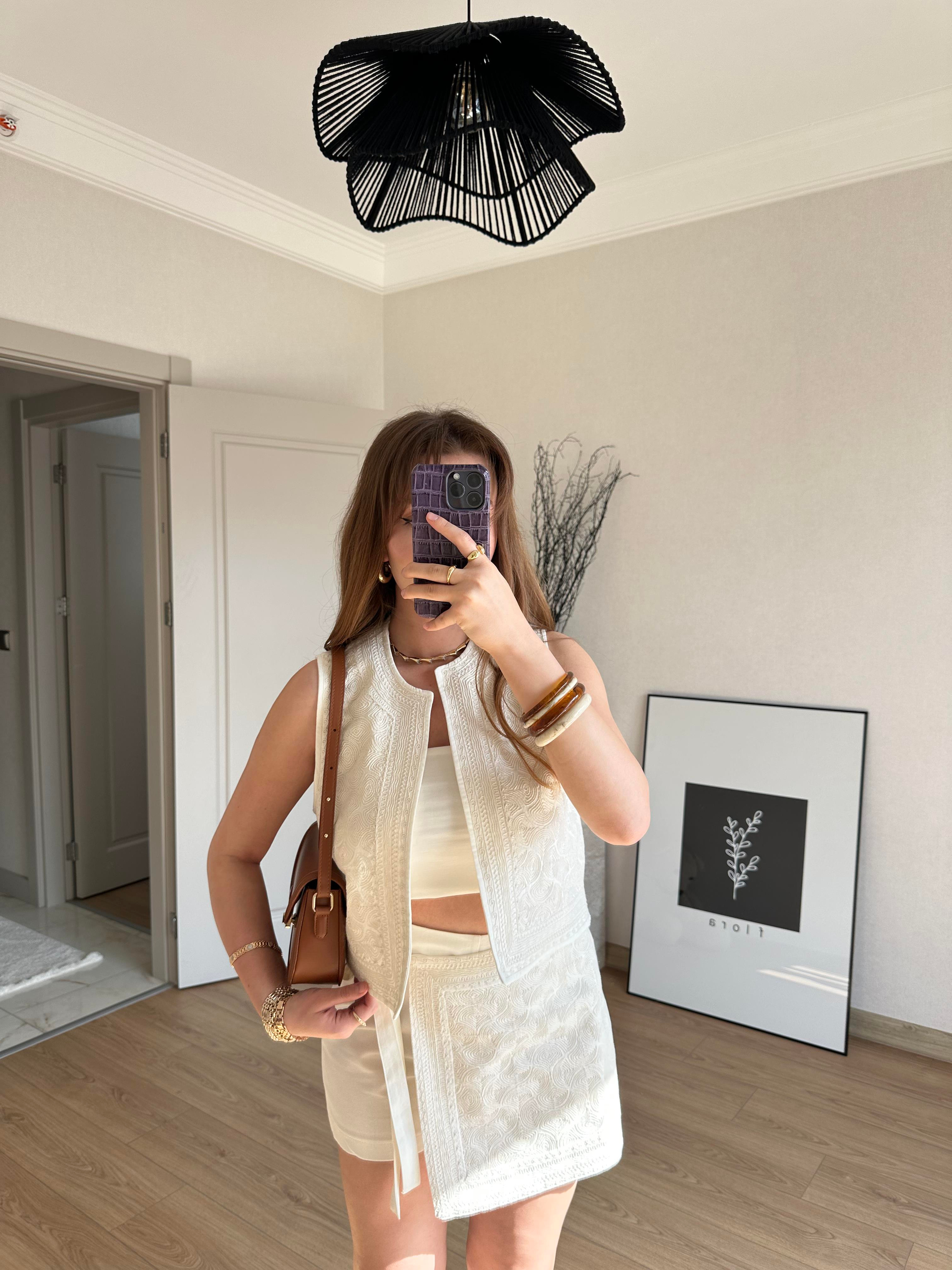 Nakış Detaylı Bağlamalı Mini Şort Etek Ekru