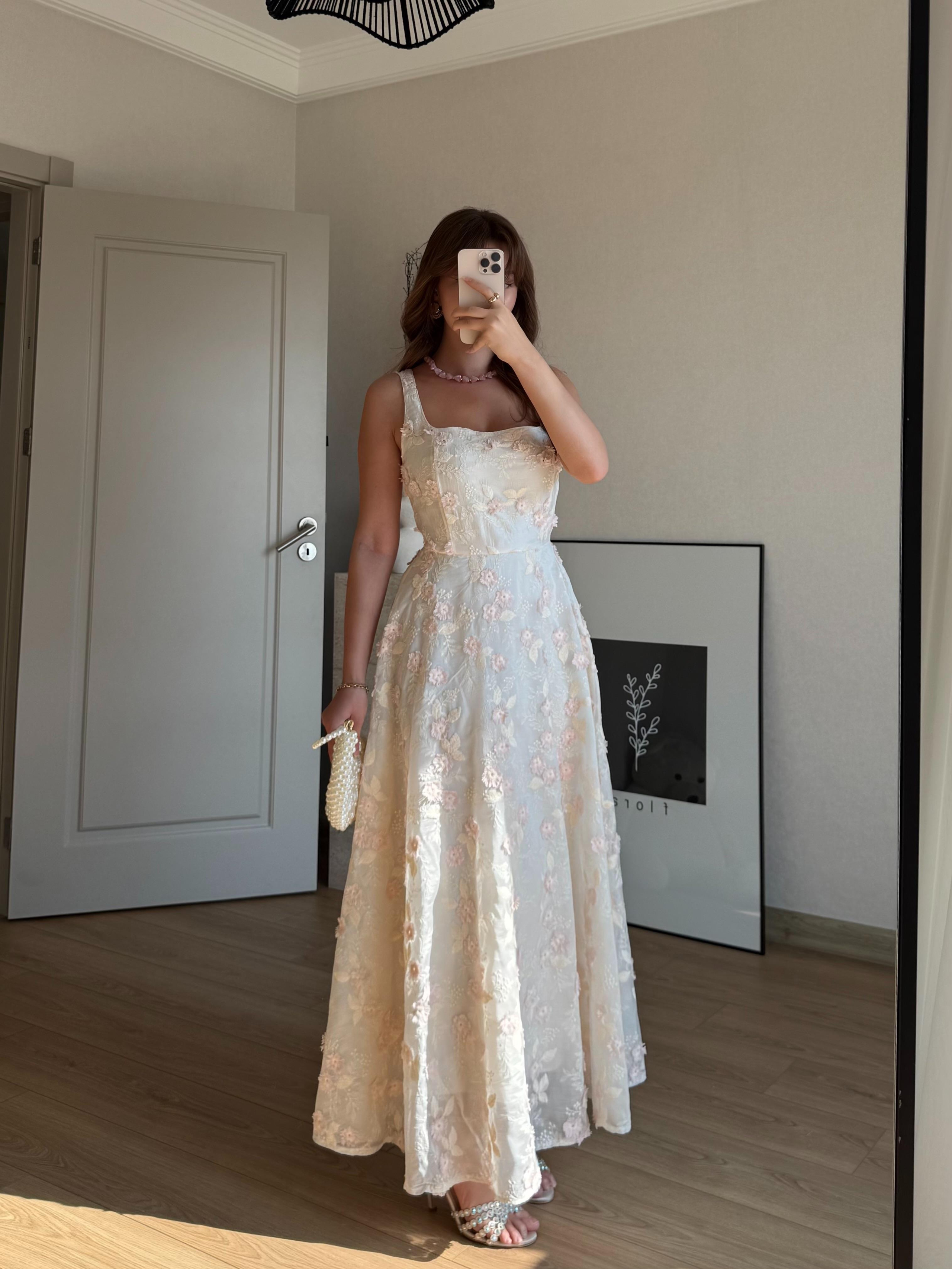 ELBİSEECMEL BAŞARANPembe Çiçek Detaylı Romantik Elbise