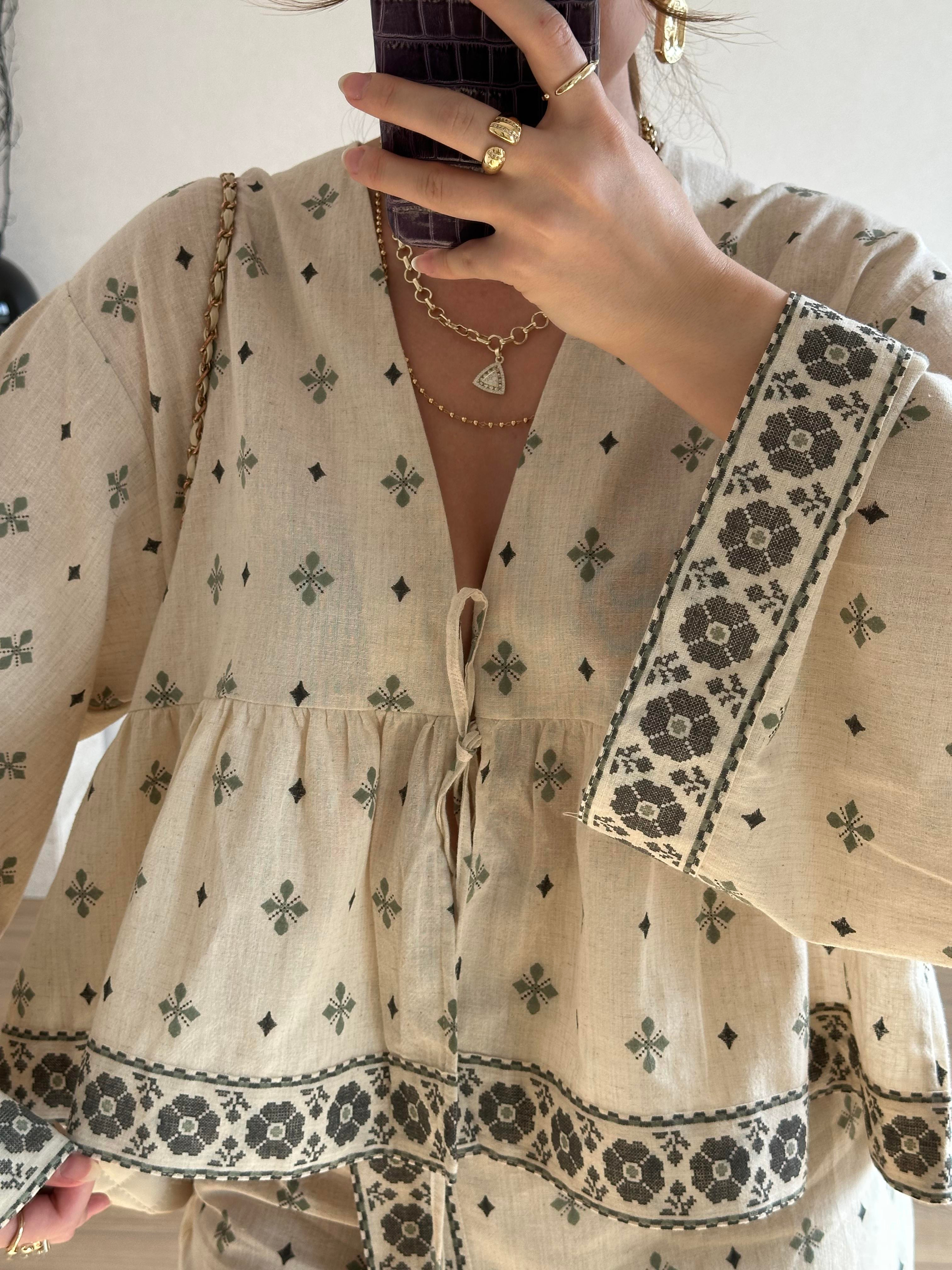 Pile Detaylı Etnik Desenli Bağlamalı Kısa Keten Kimono Naturel