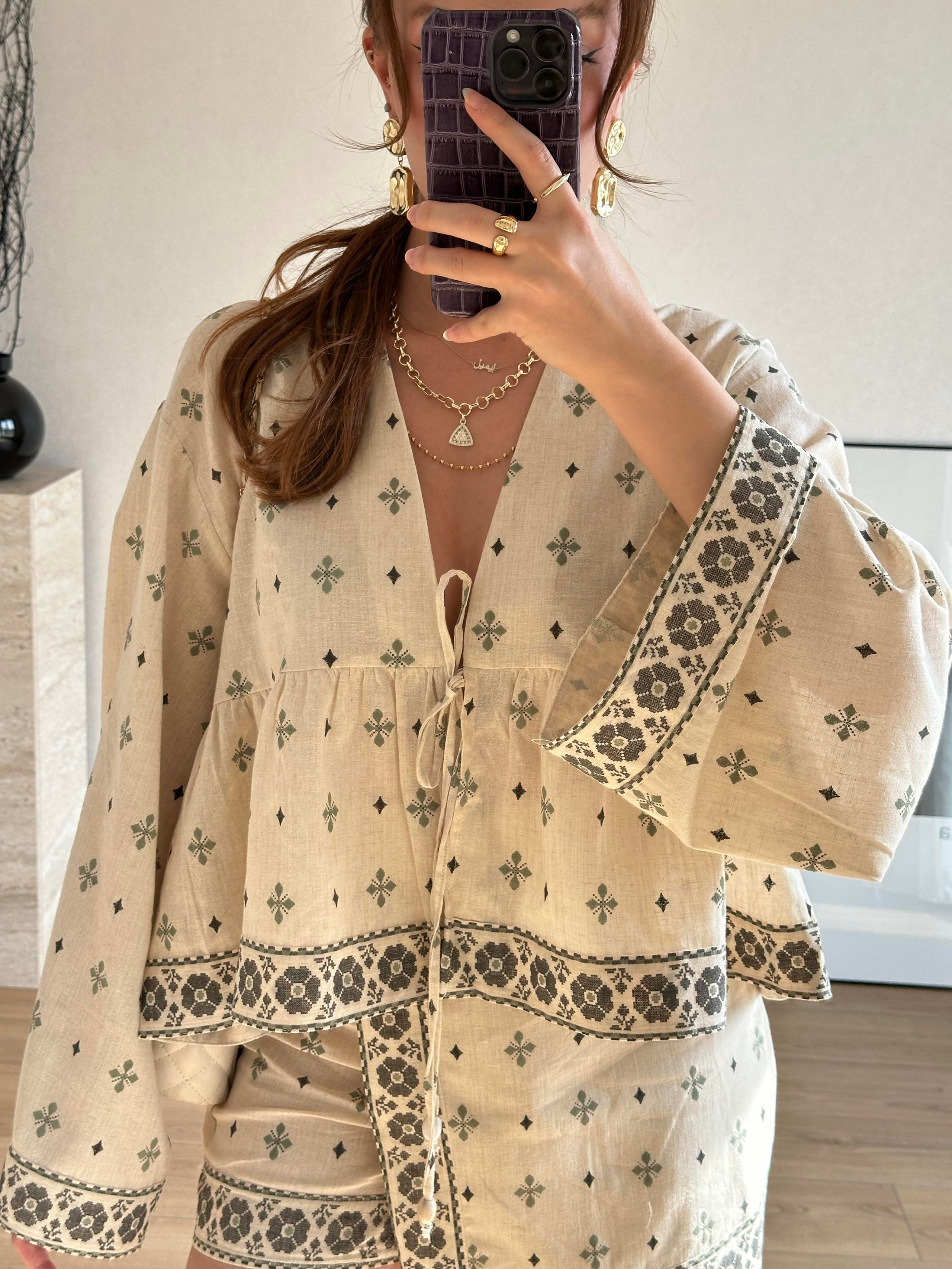 Pile Detaylı Etnik Desenli Bağlamalı Kısa Keten Kimono Naturel
