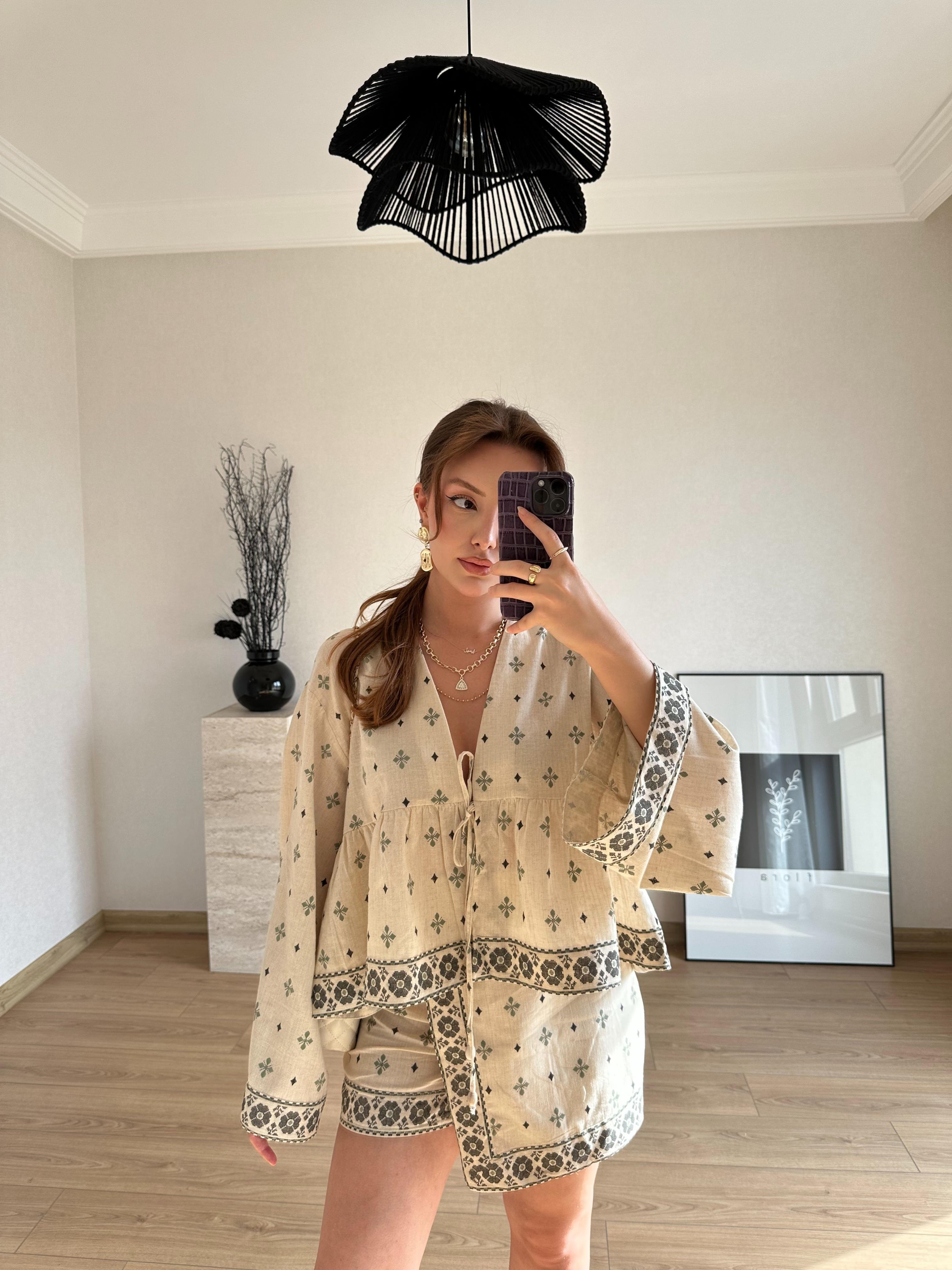 Pile Detaylı Etnik Desenli Bağlamalı Kısa Keten Kimono Naturel
