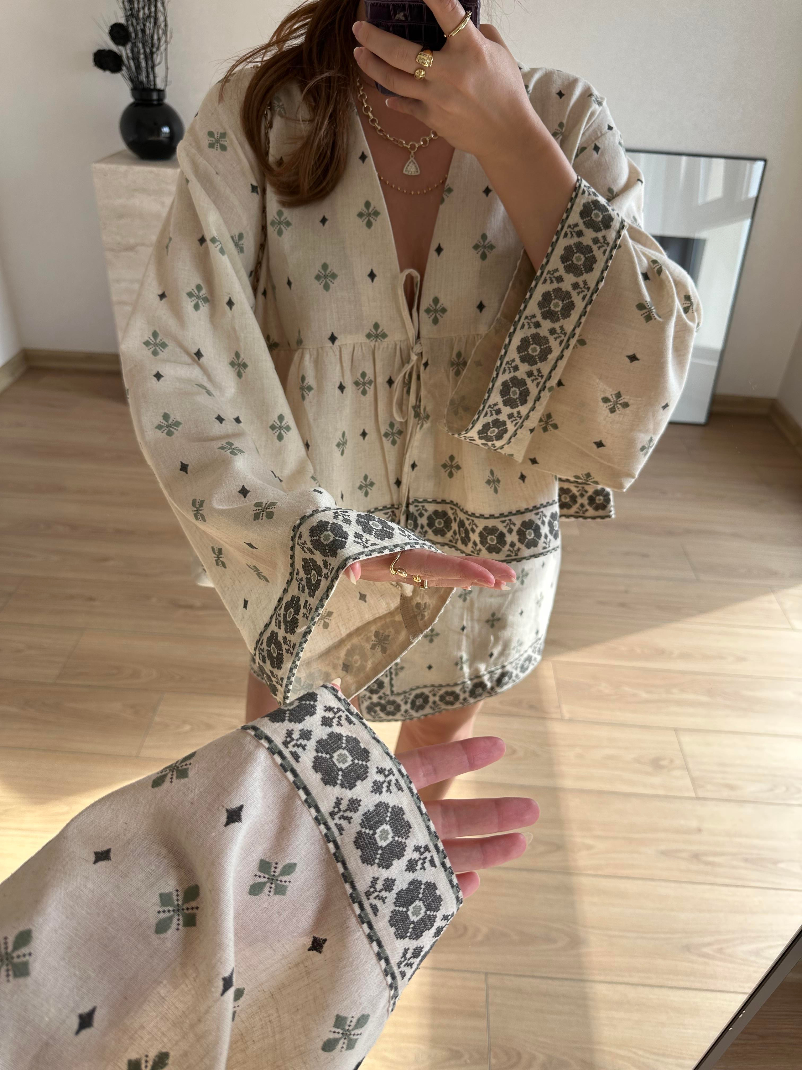 Pile Detaylı Etnik Desenli Bağlamalı Kısa Keten Kimono Naturel
