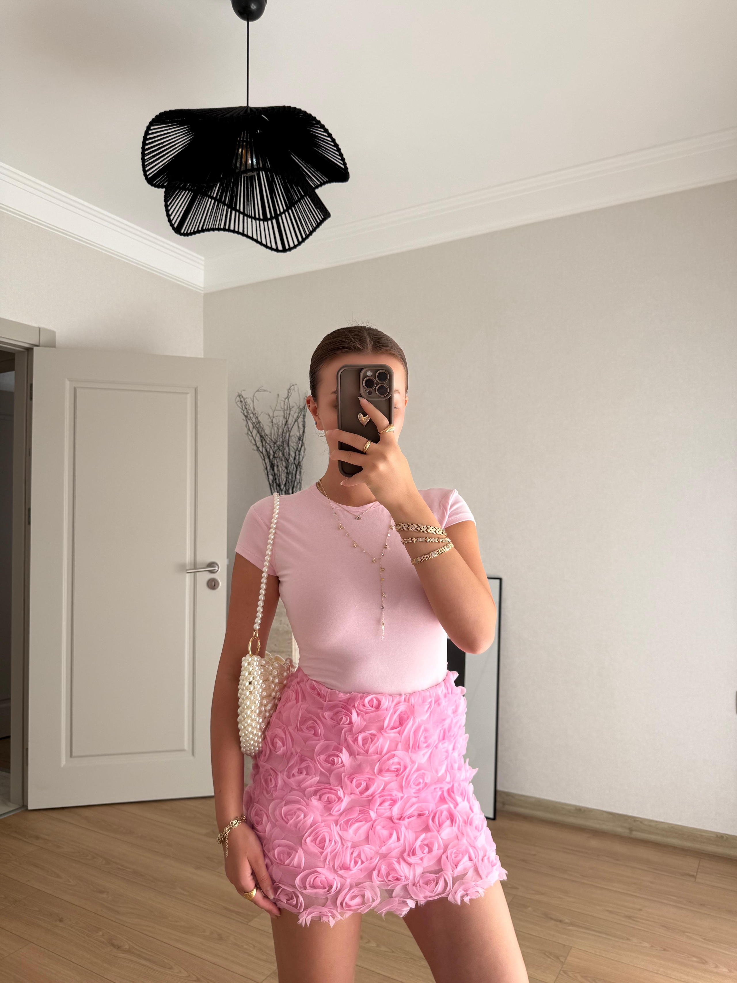 ETEKECMEL BAŞARANPink Rose Limited Collection