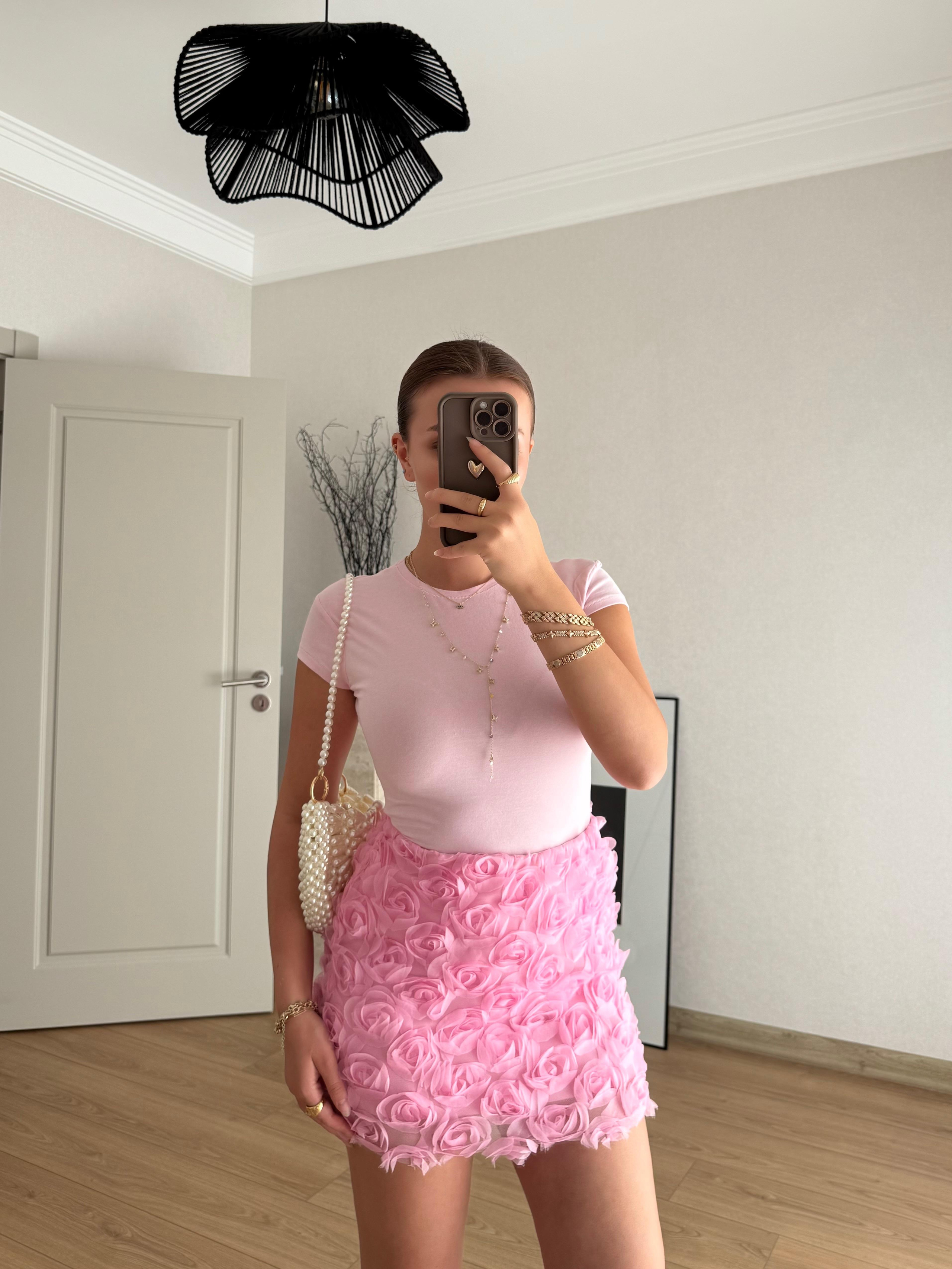 ETEKECMEL BAŞARANPink Rose Limited Collection