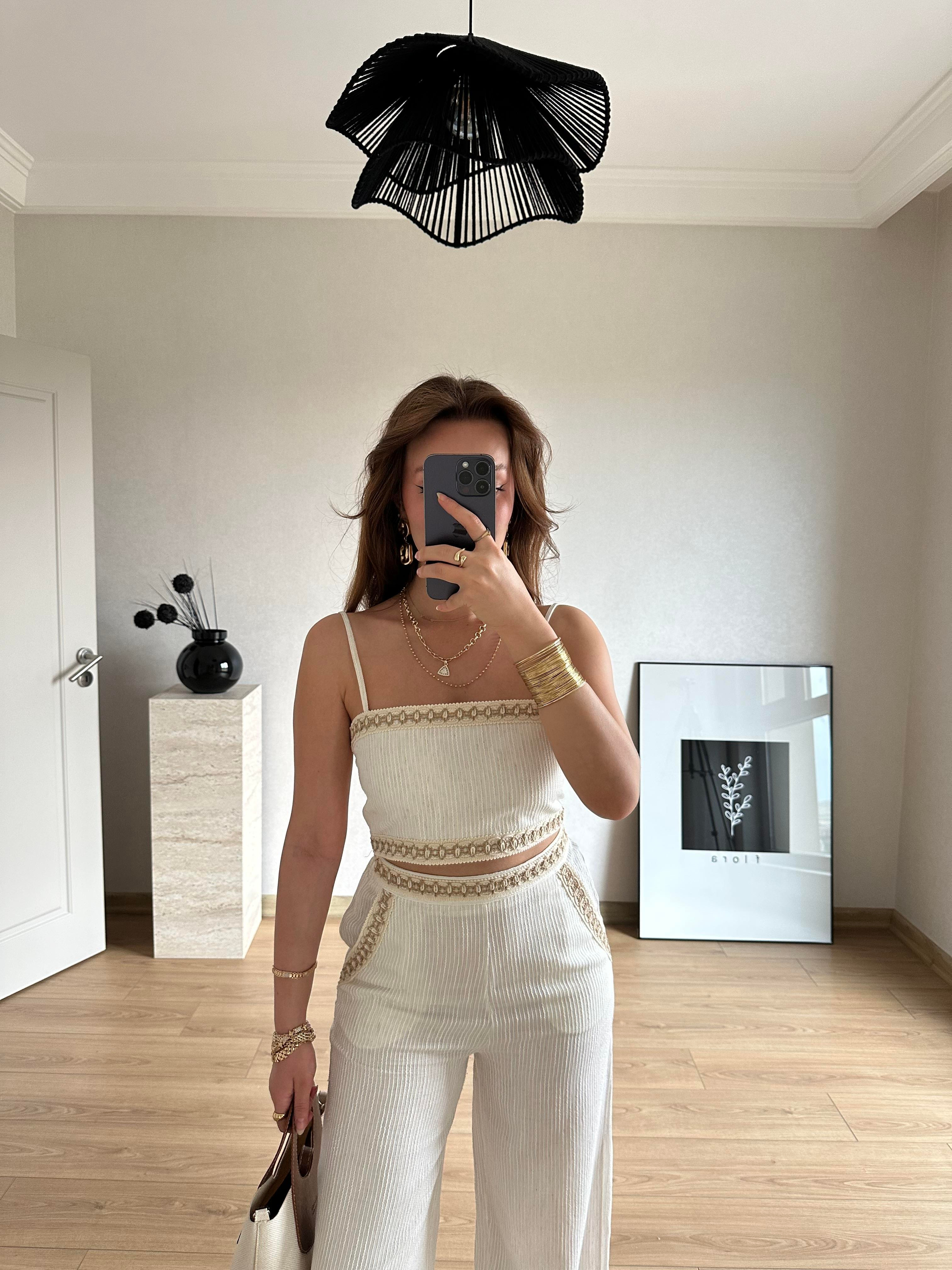 Şerit Detaylı Crop Bluz Ekru