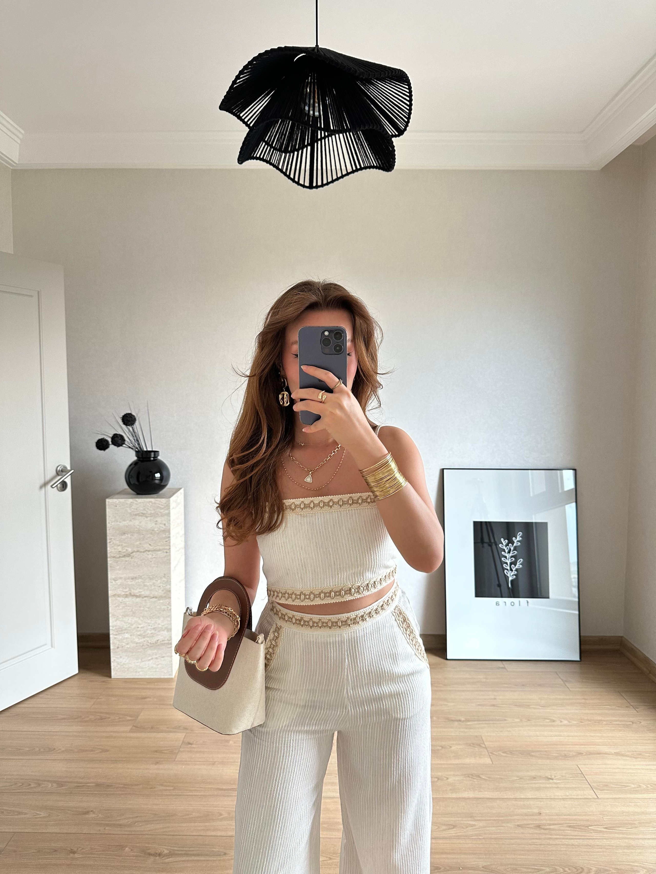 Şerit Detaylı Crop Bluz Ekru