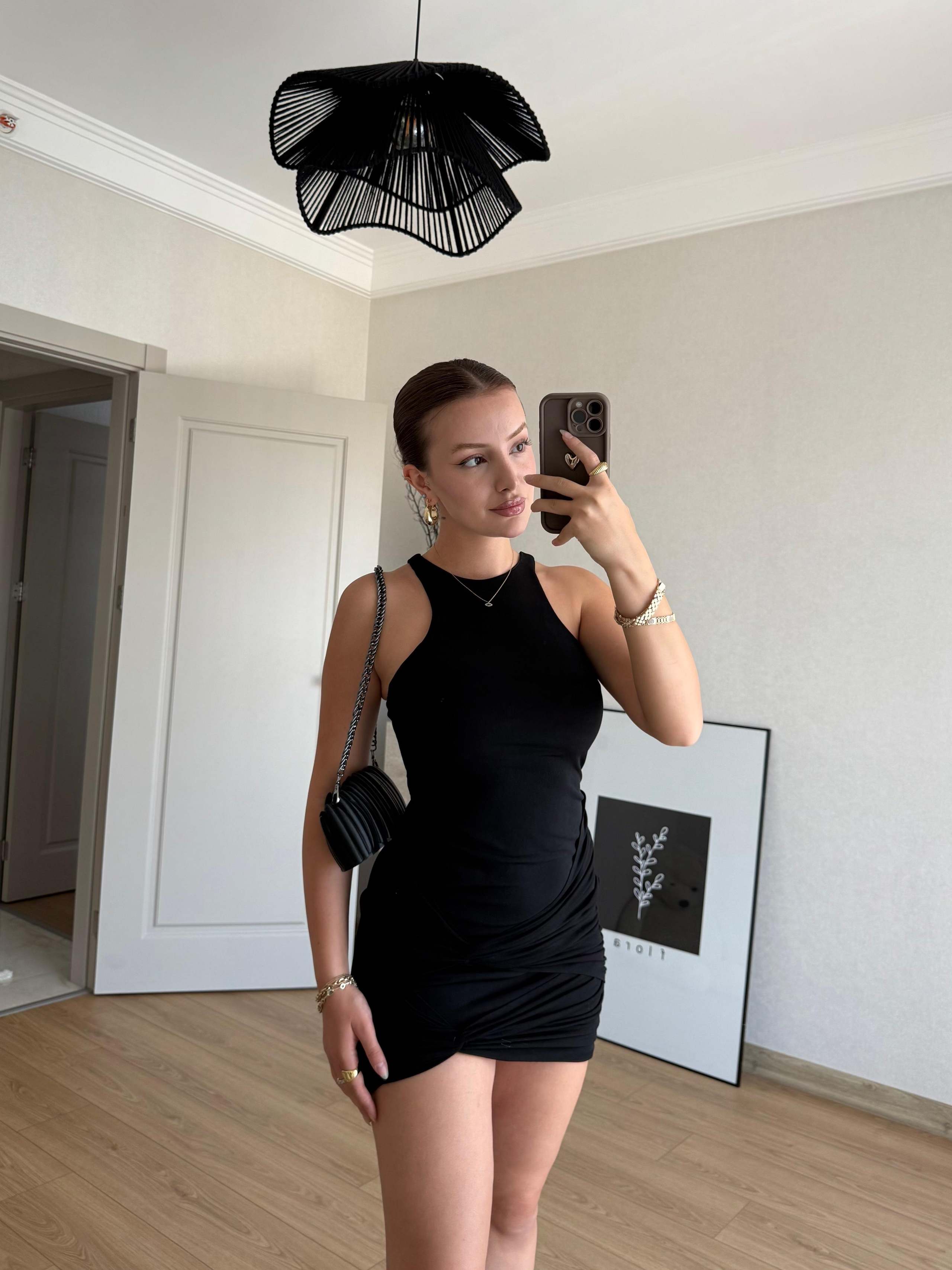 ELBİSEECMEL BAŞARANSiyah Düğüm Detaylı Mini Elbise