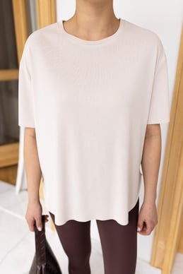 Taş Altı Asimetrik Kesimli Tshirt